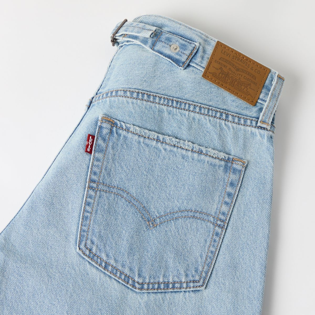 Loose Taper Women's Jeans — Message Sent - Medium Wash