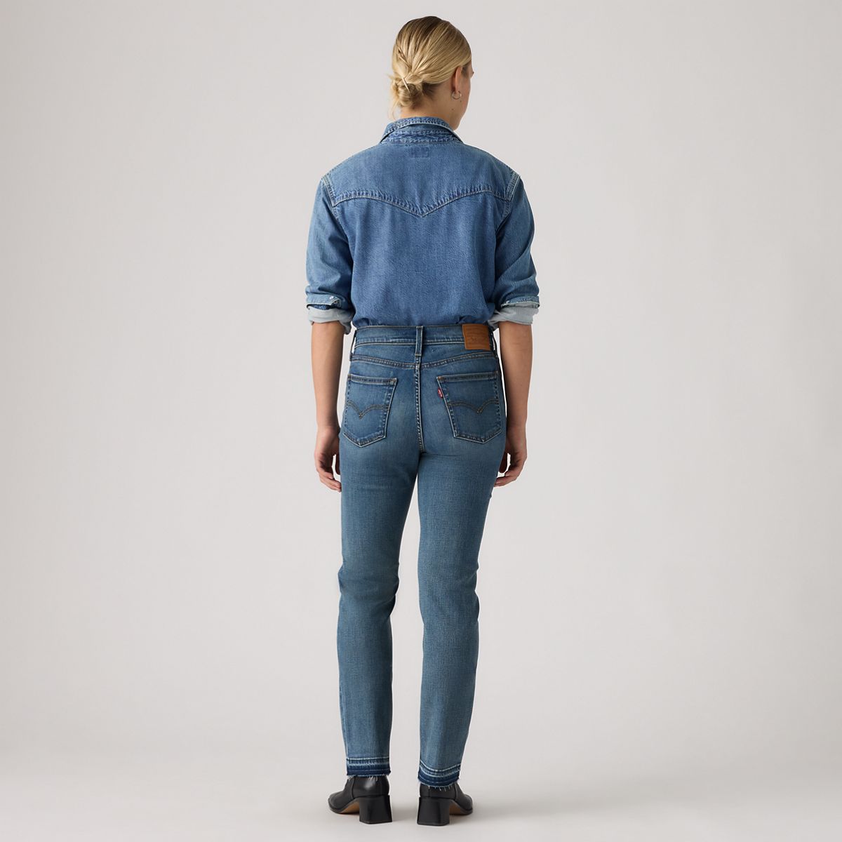 722 High-Rise Slim Women's Jeans — Finder Keeper - Dark Wash