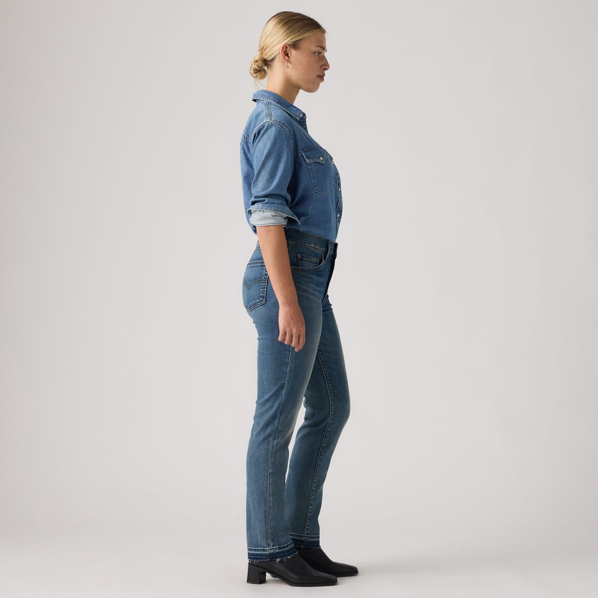722 High-Rise Slim Women's Jeans — Finder Keeper - Dark Wash