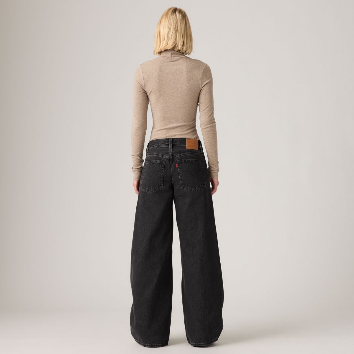 Teardrop Wide-Leg Women's Jeans — Influential Lady Stone - Black