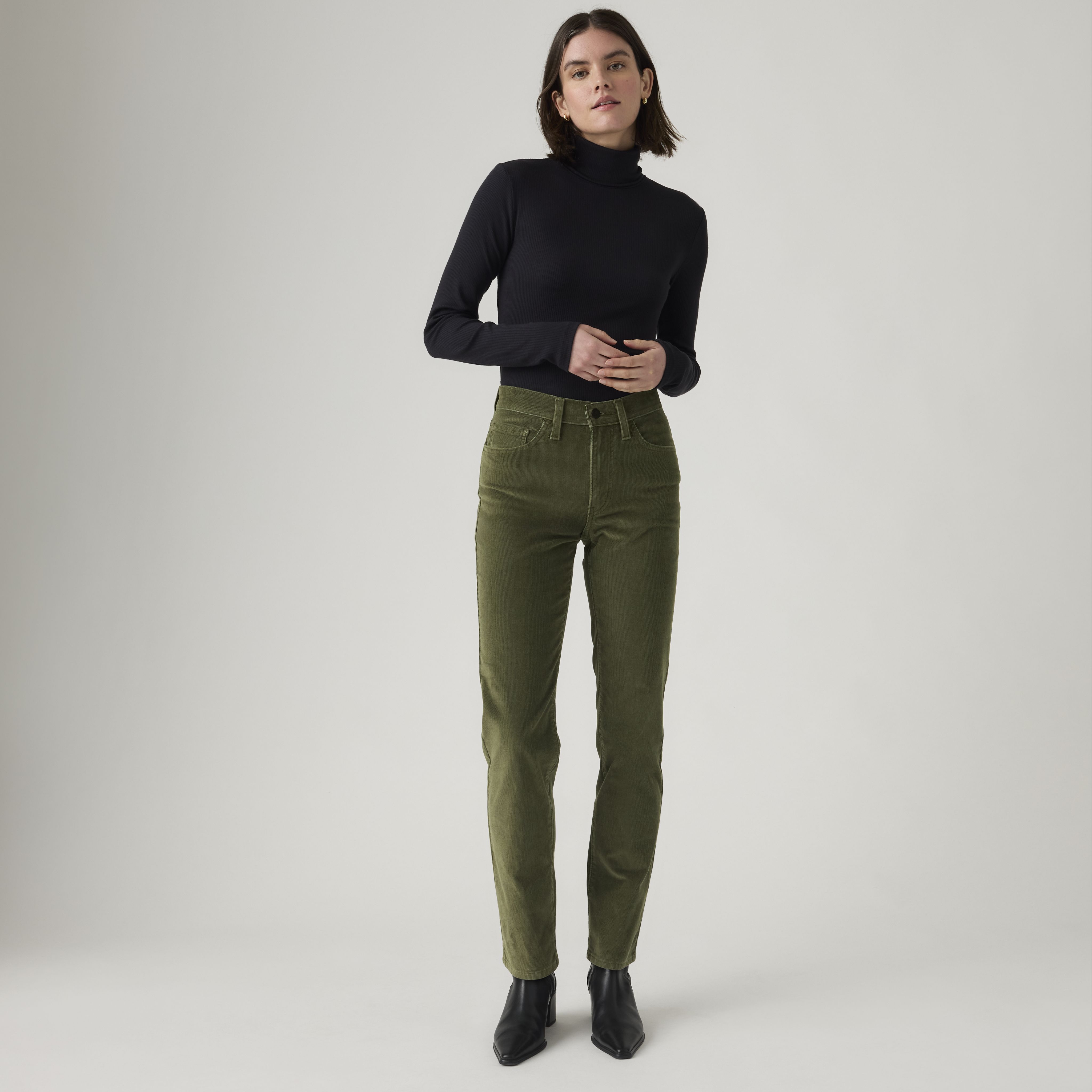 724 High-Rise Straight Corduroy Women's Pants 1