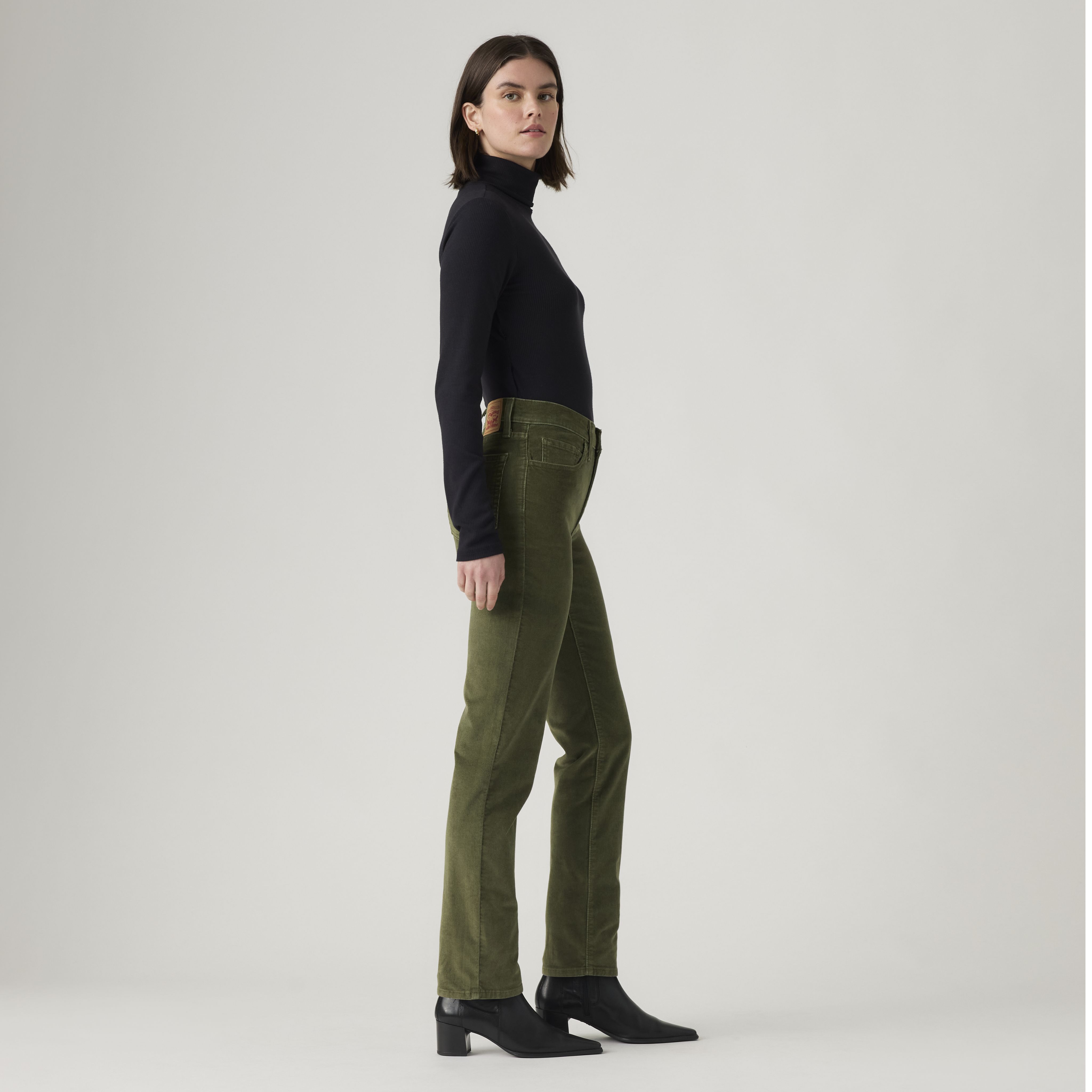 724 High-Rise Straight Corduroy Women's Pants 4