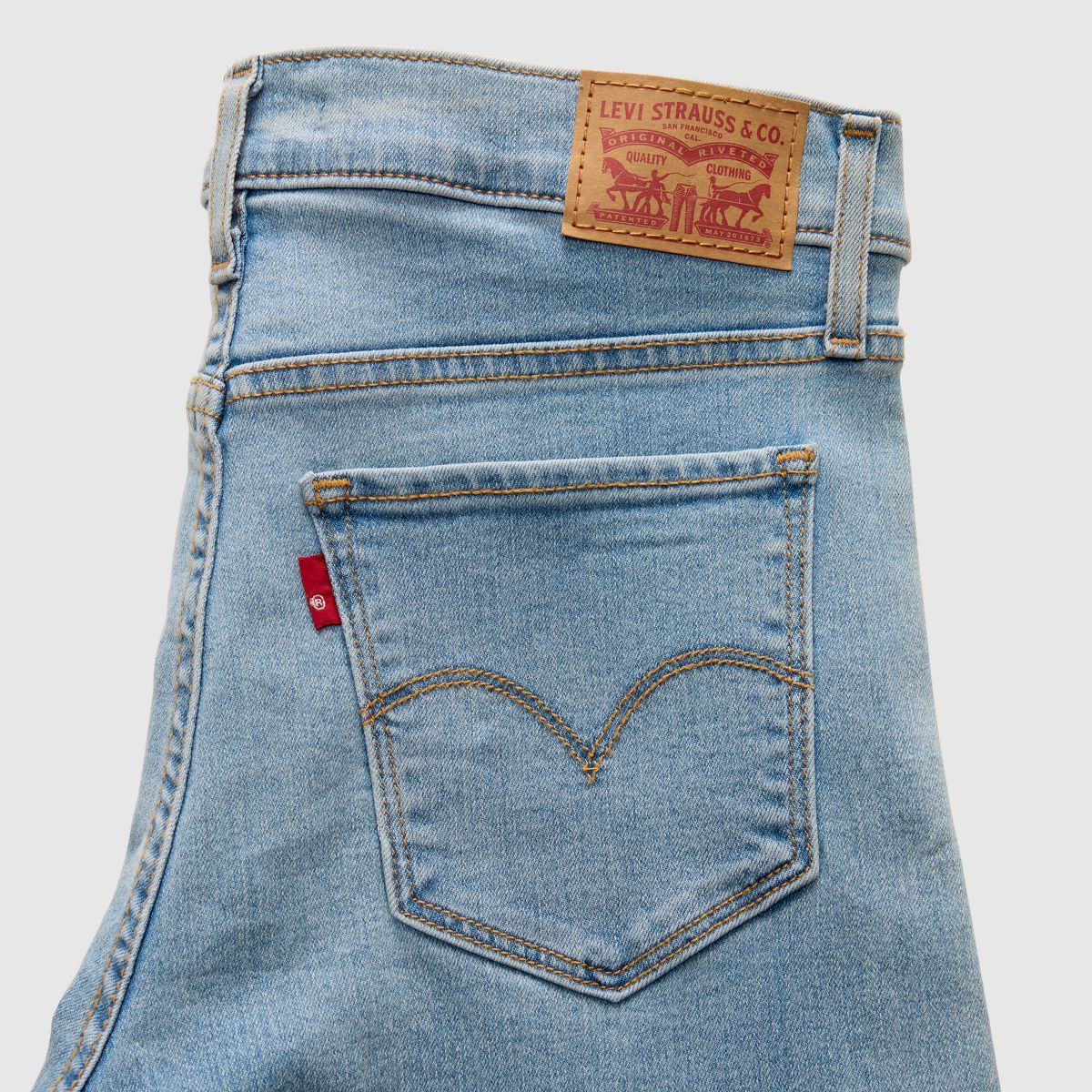 312 Shaping Slim Jeans — Up And Away - Light Wash