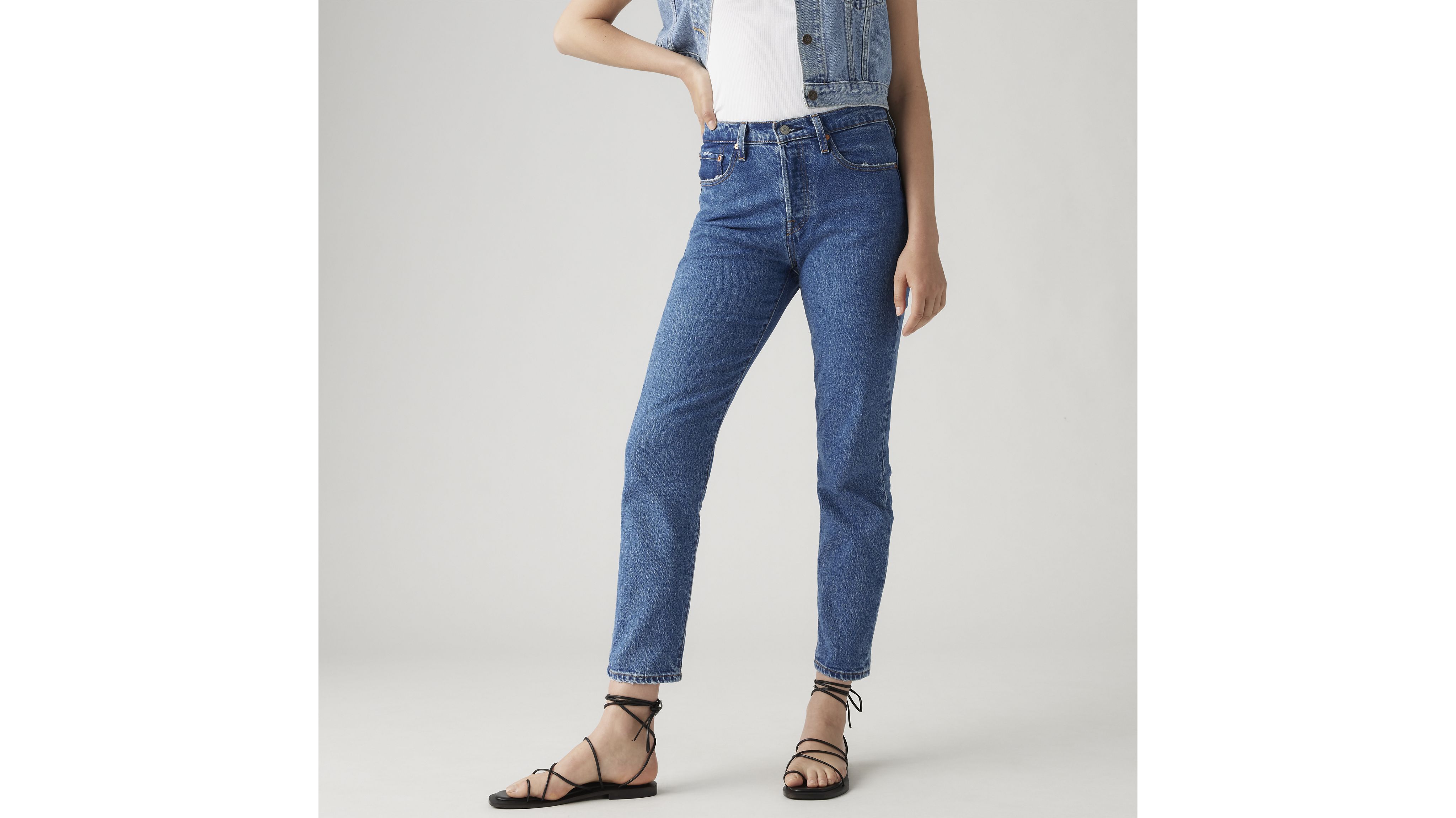 501® Original Cropped Women's Jeans 2