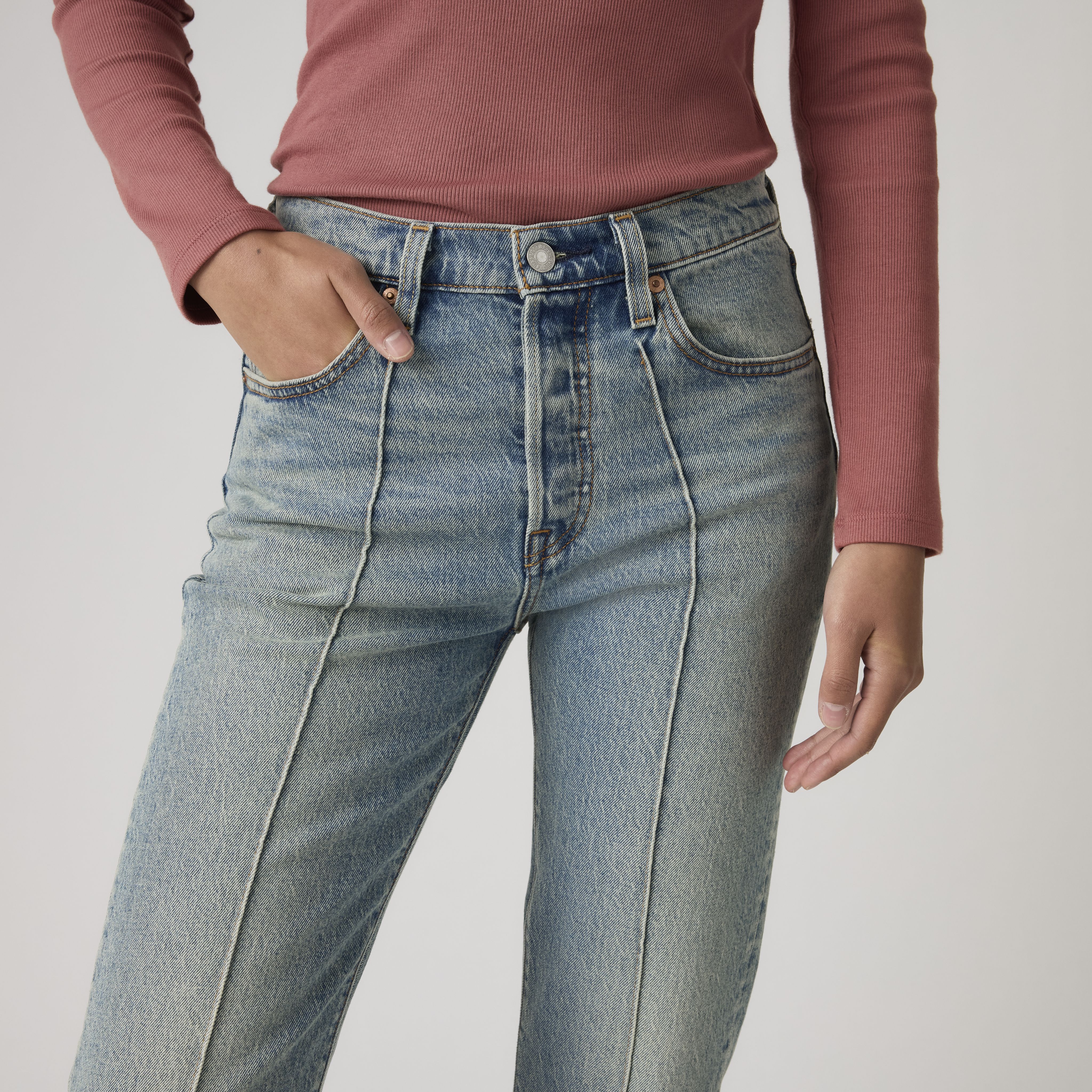 501® Cropped Women's Jeans 2
