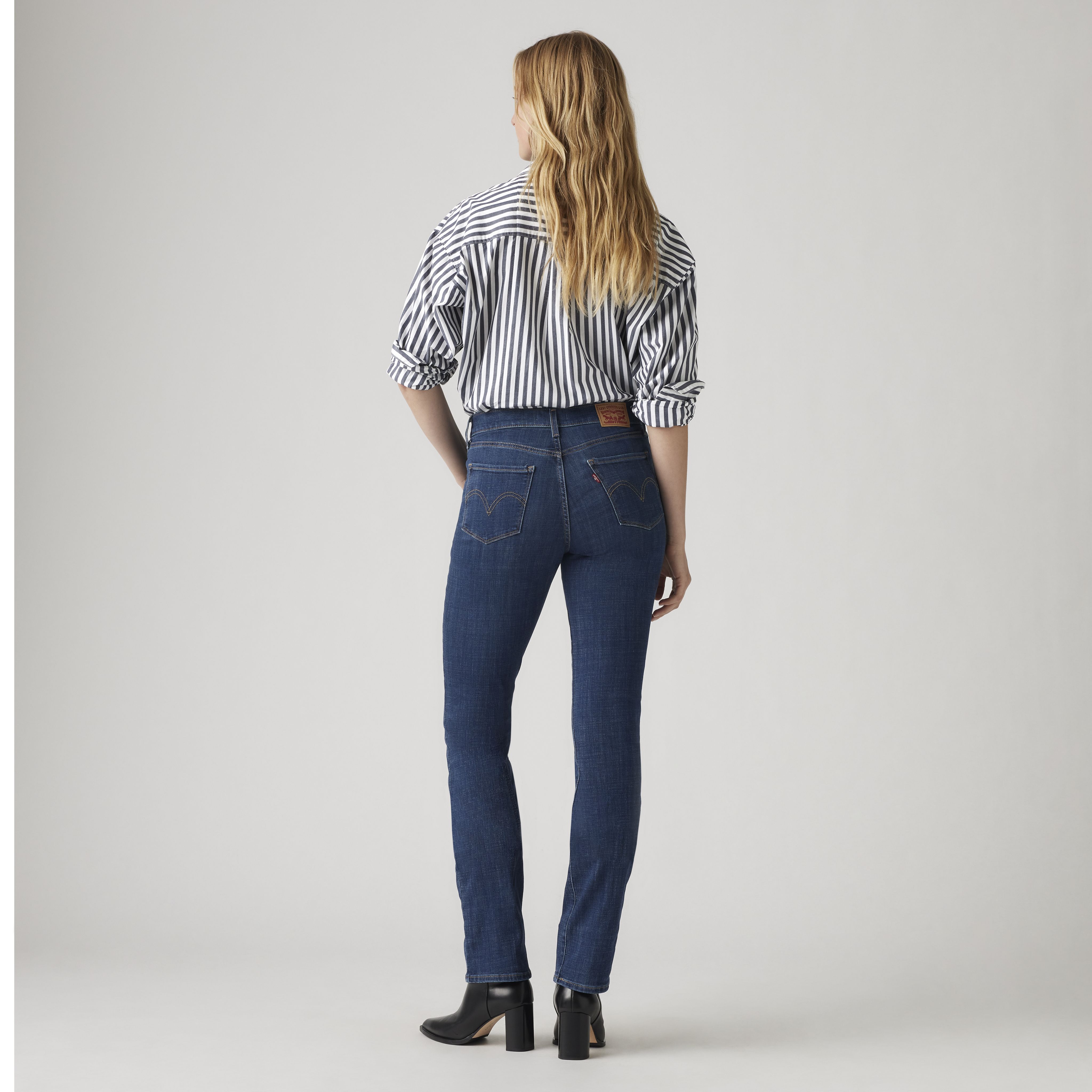 Classic Straight Fit Women's Jeans 3