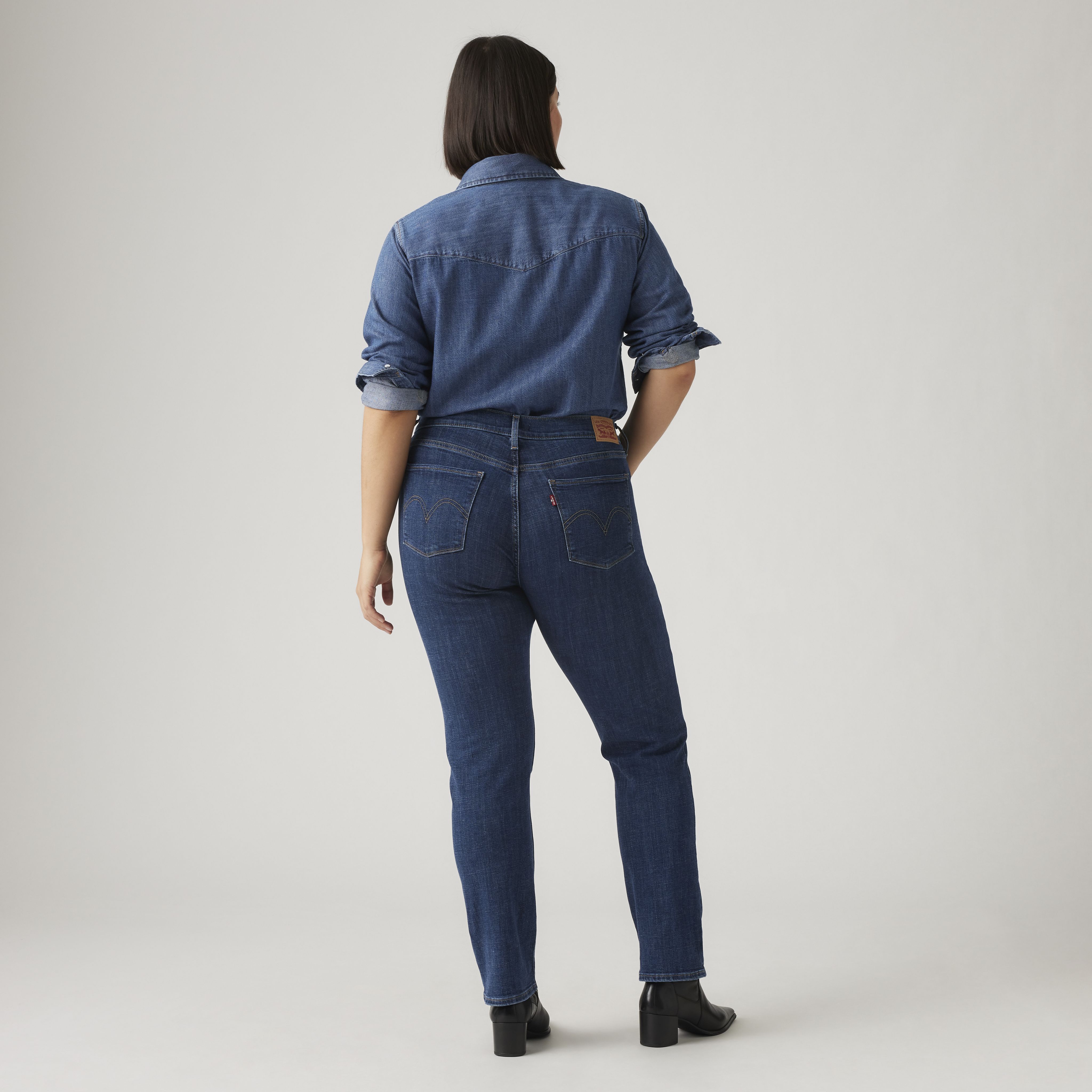 Classic Straight Fit Women's Jeans 11