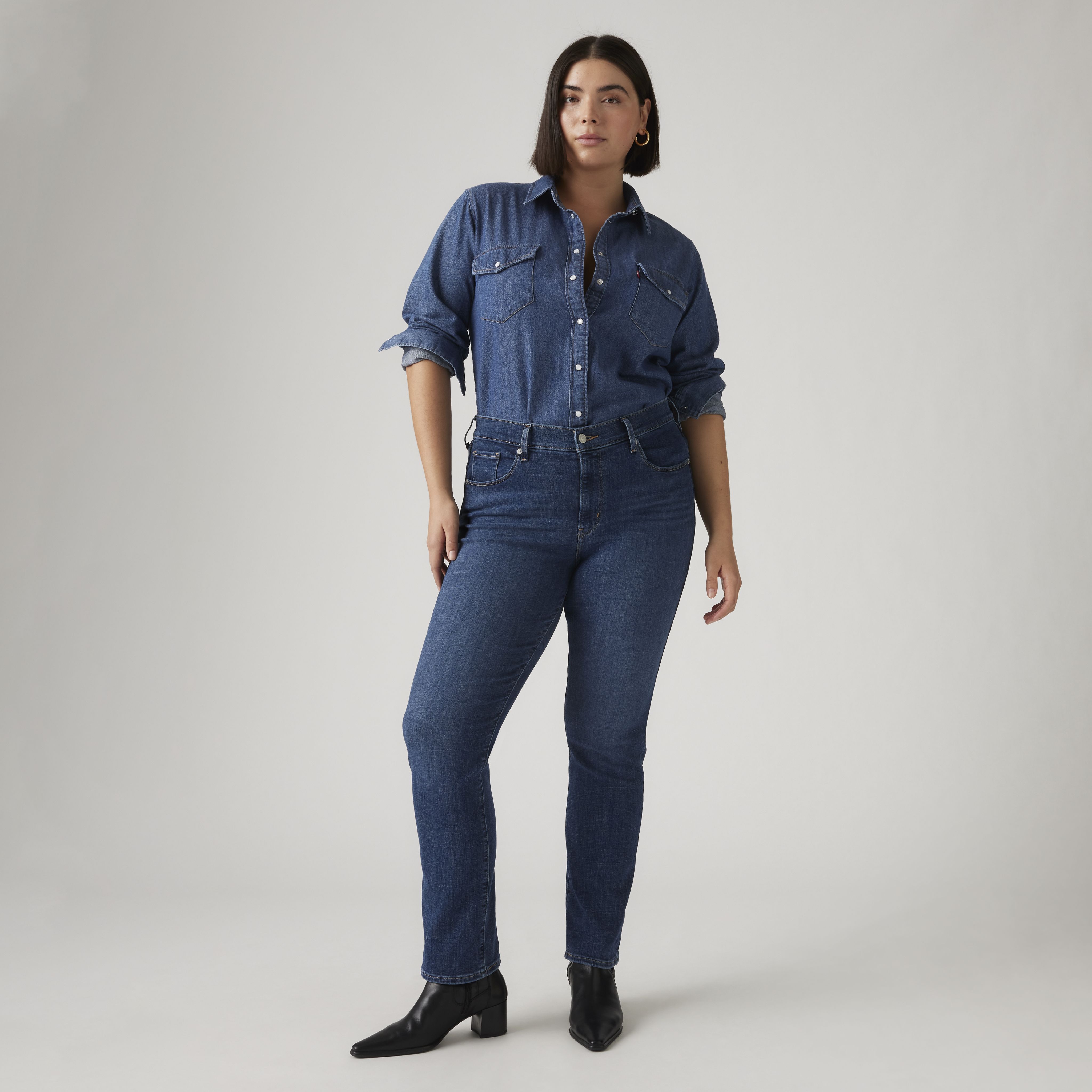 Classic Straight Fit Women's Jeans 7