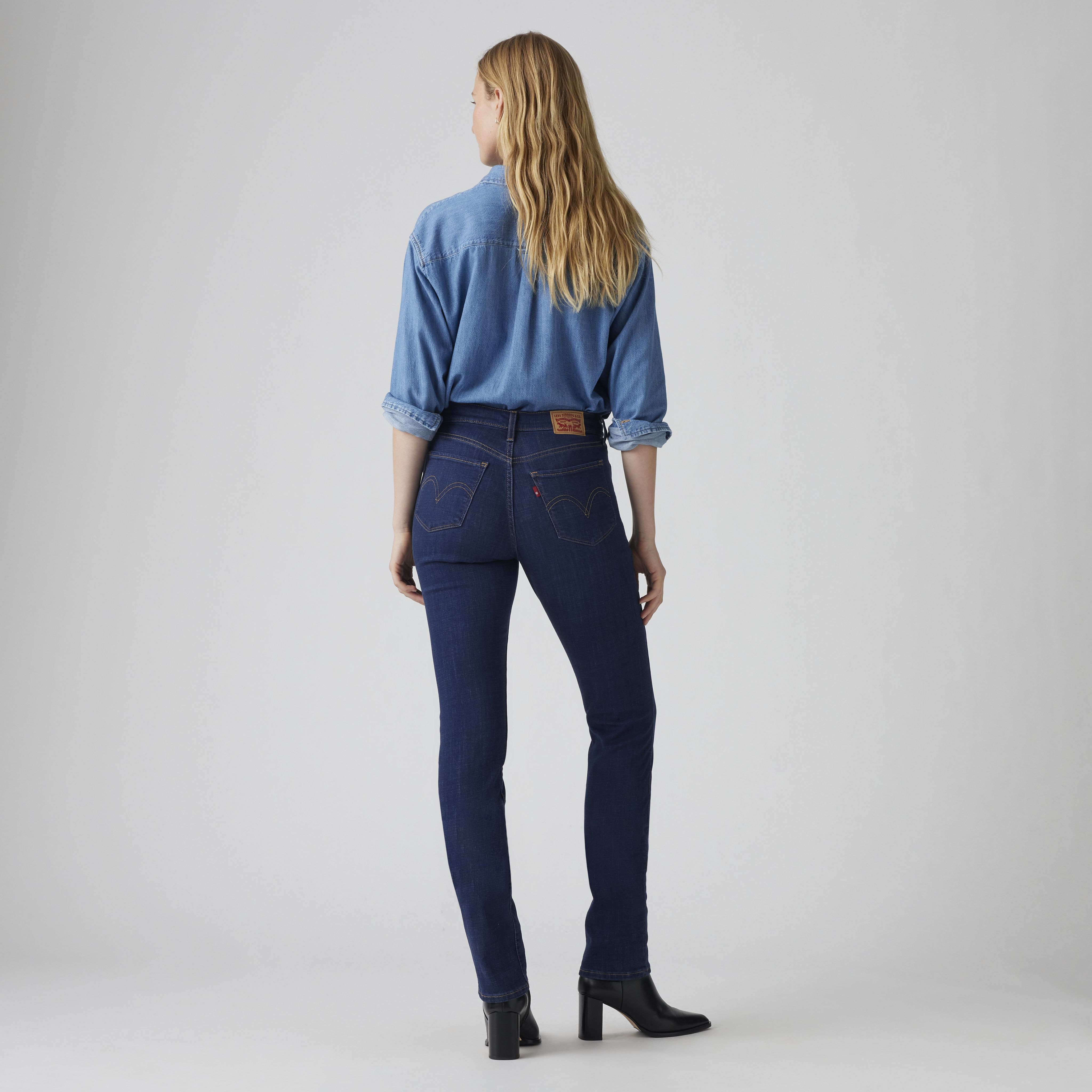 Classic Straight Fit Women's Jeans 3