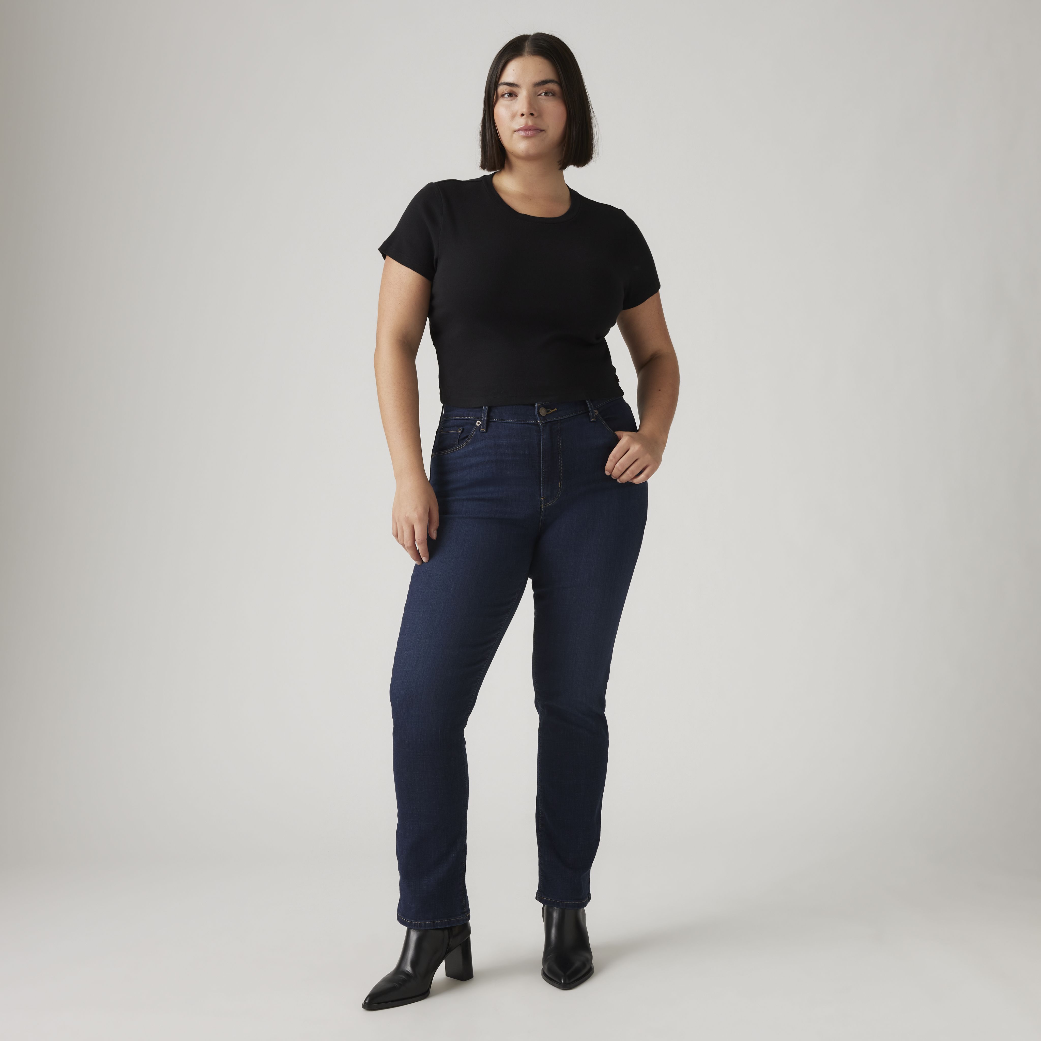 Classic Straight Fit Women's Jeans 7