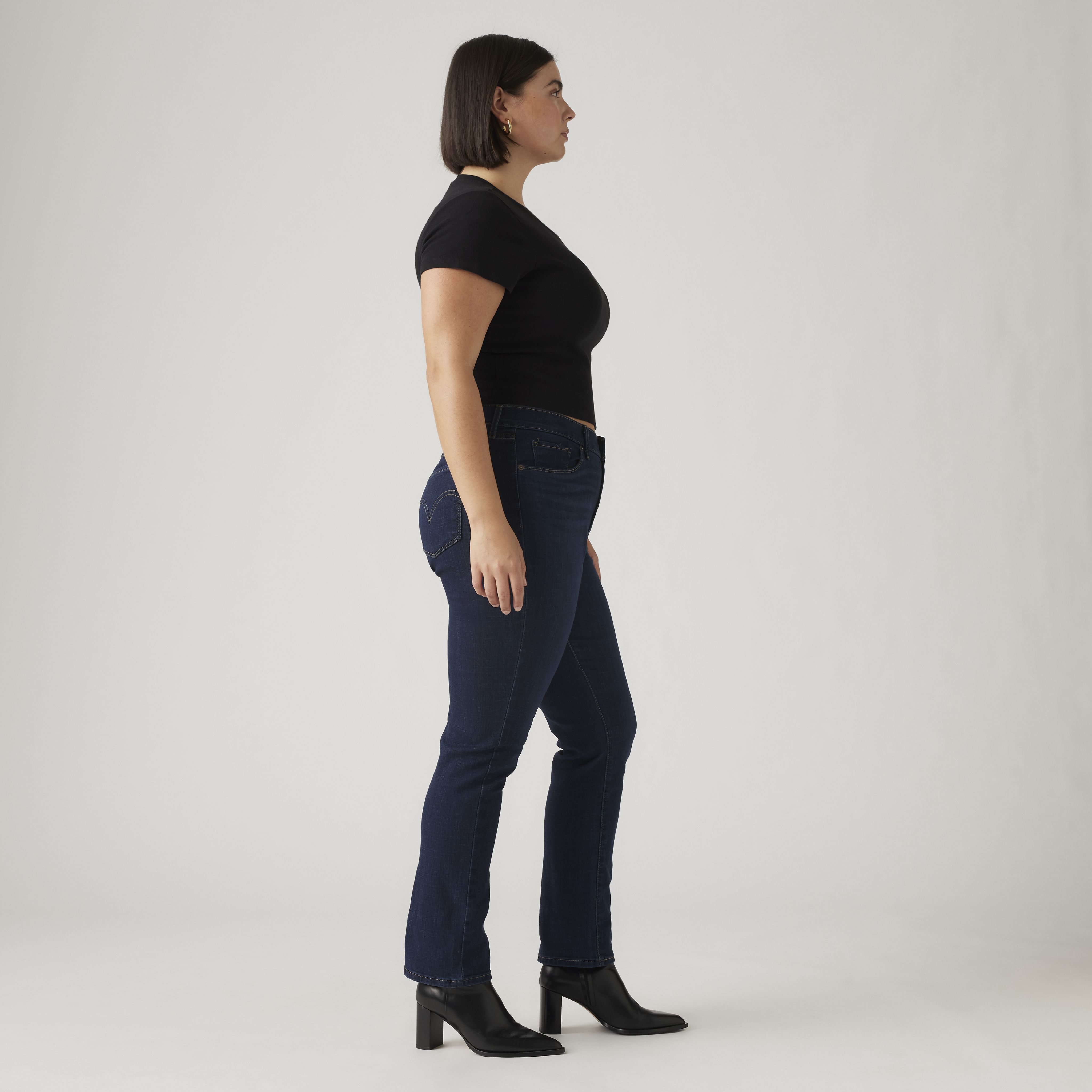 Classic Straight Fit Women's Jeans 9