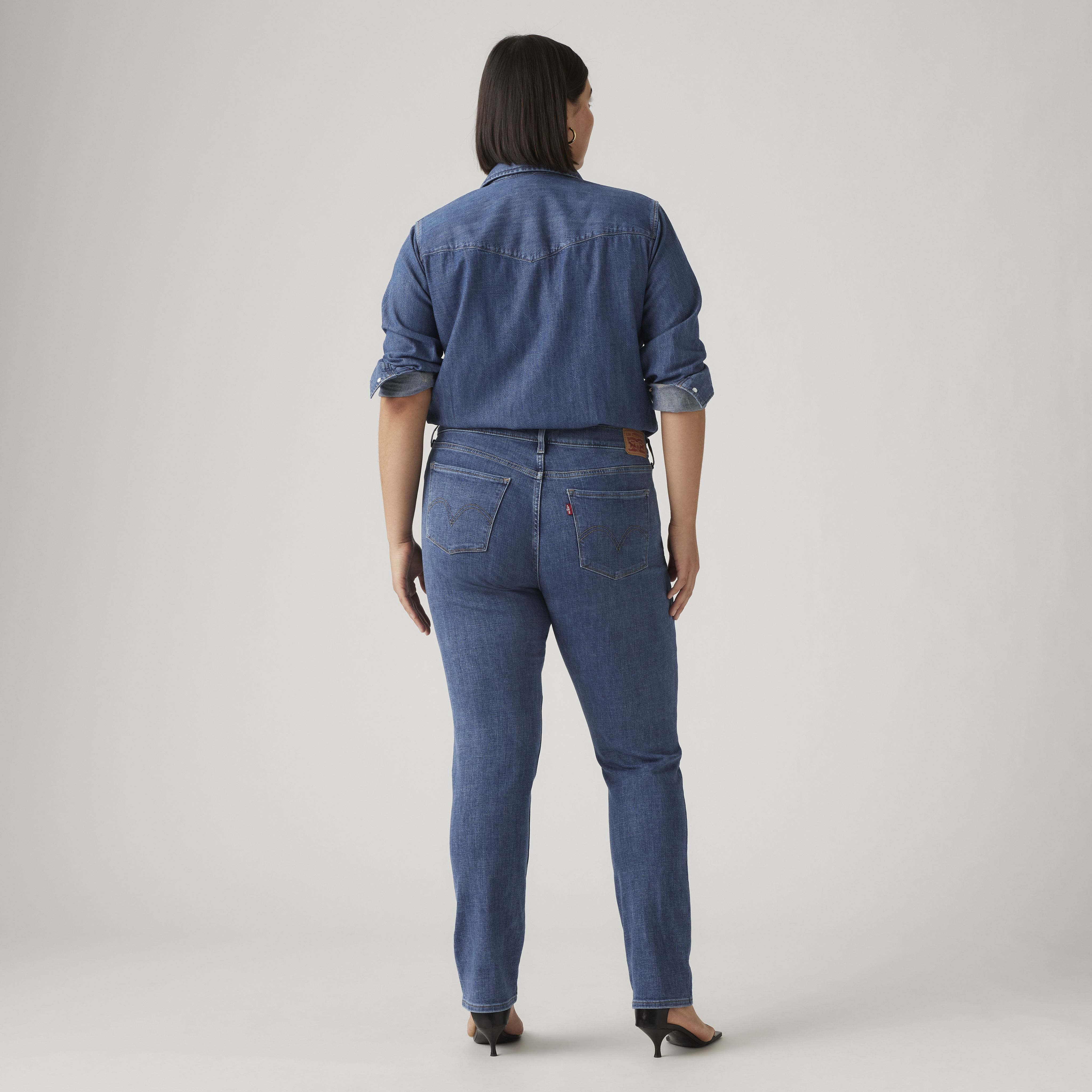 Classic Straight Fit Women's Jeans 11