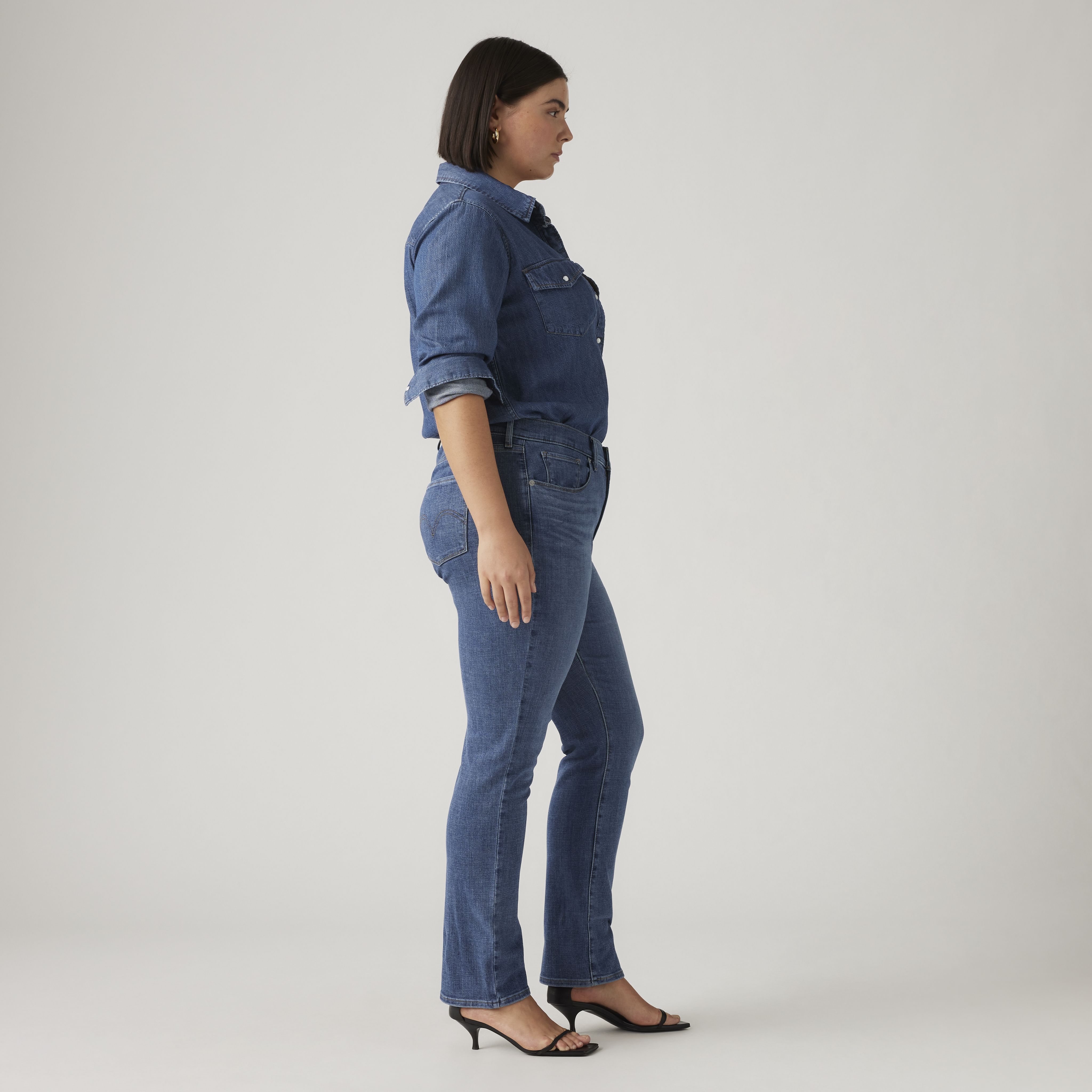 Classic Straight Fit Women's Jeans 9