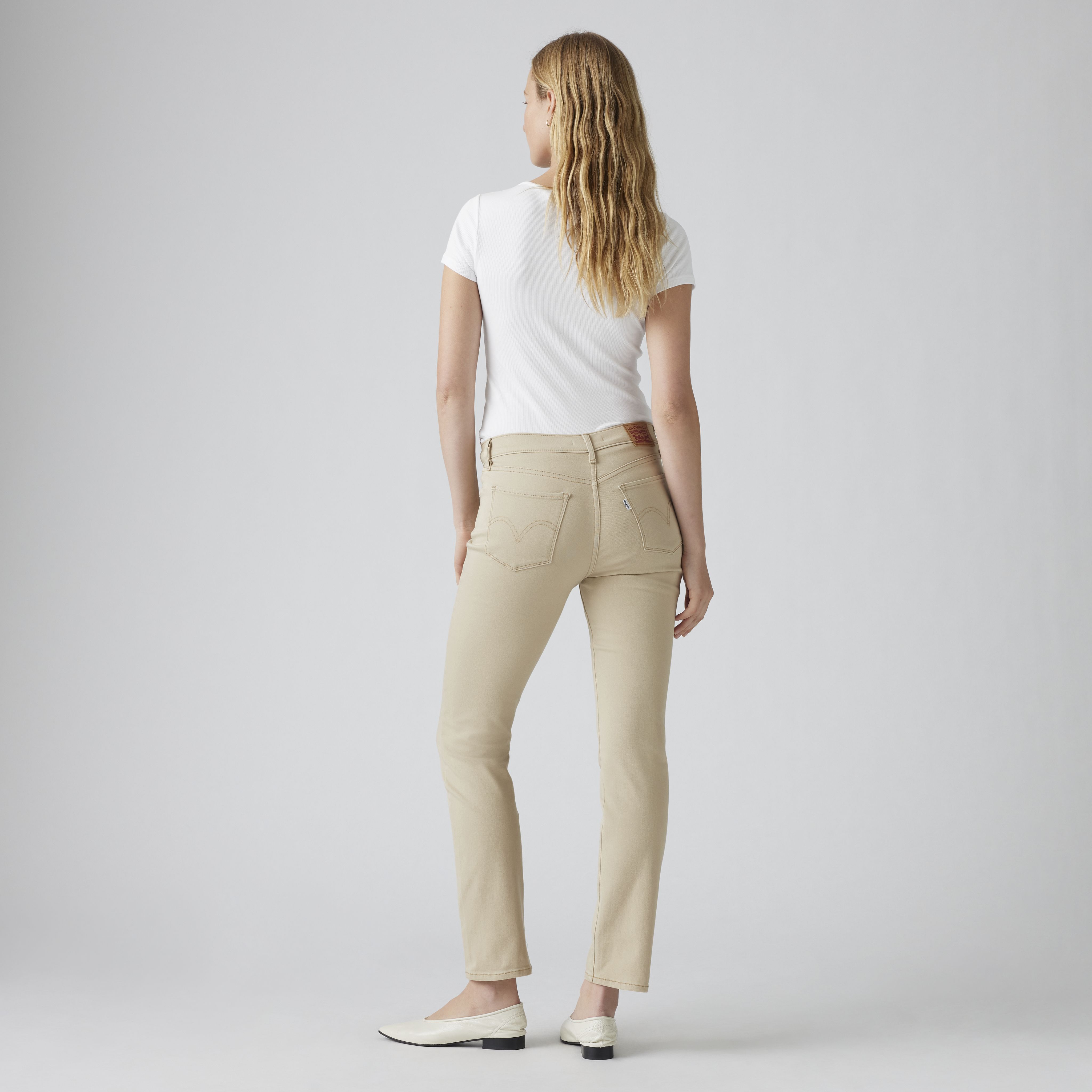 Classic Straight Fit Women's Jeans 3
