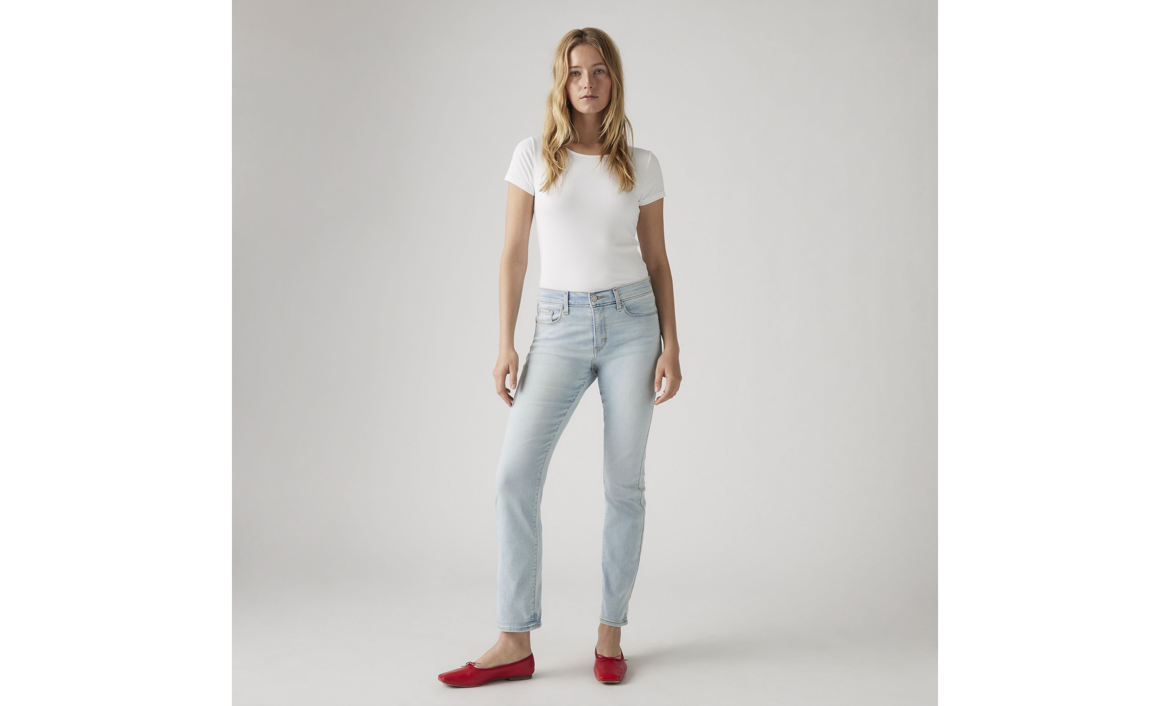 Classic Straight Fit Women's Jeans 1