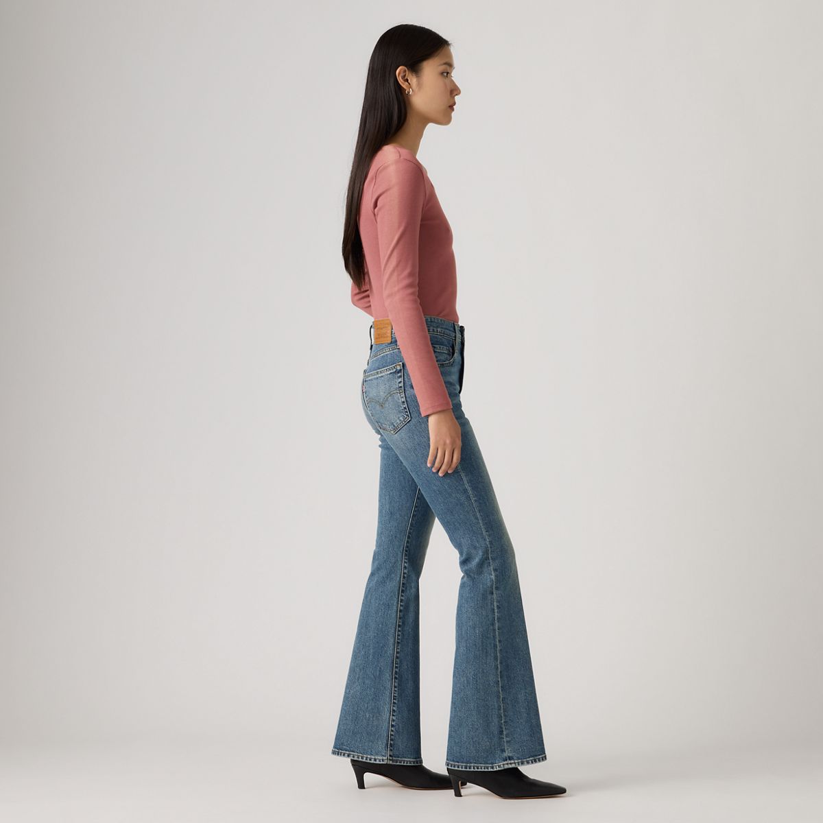 726 High-Rise Flare Women's Jeans — Face Right - Medium Wash