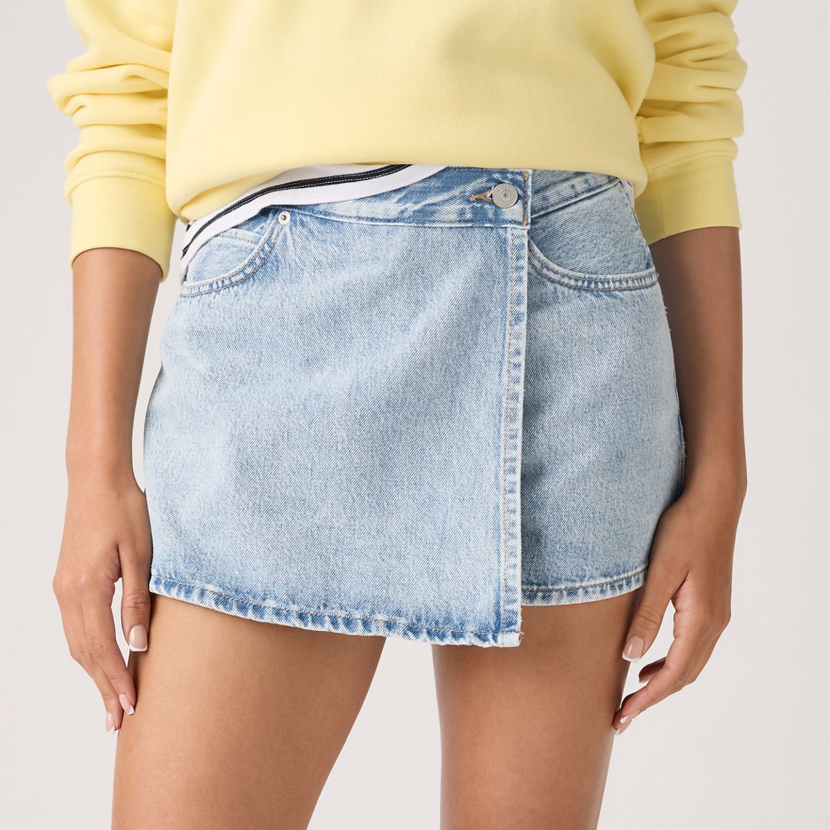 Crossover Skort — Abraided Art Skirt - Light Wash