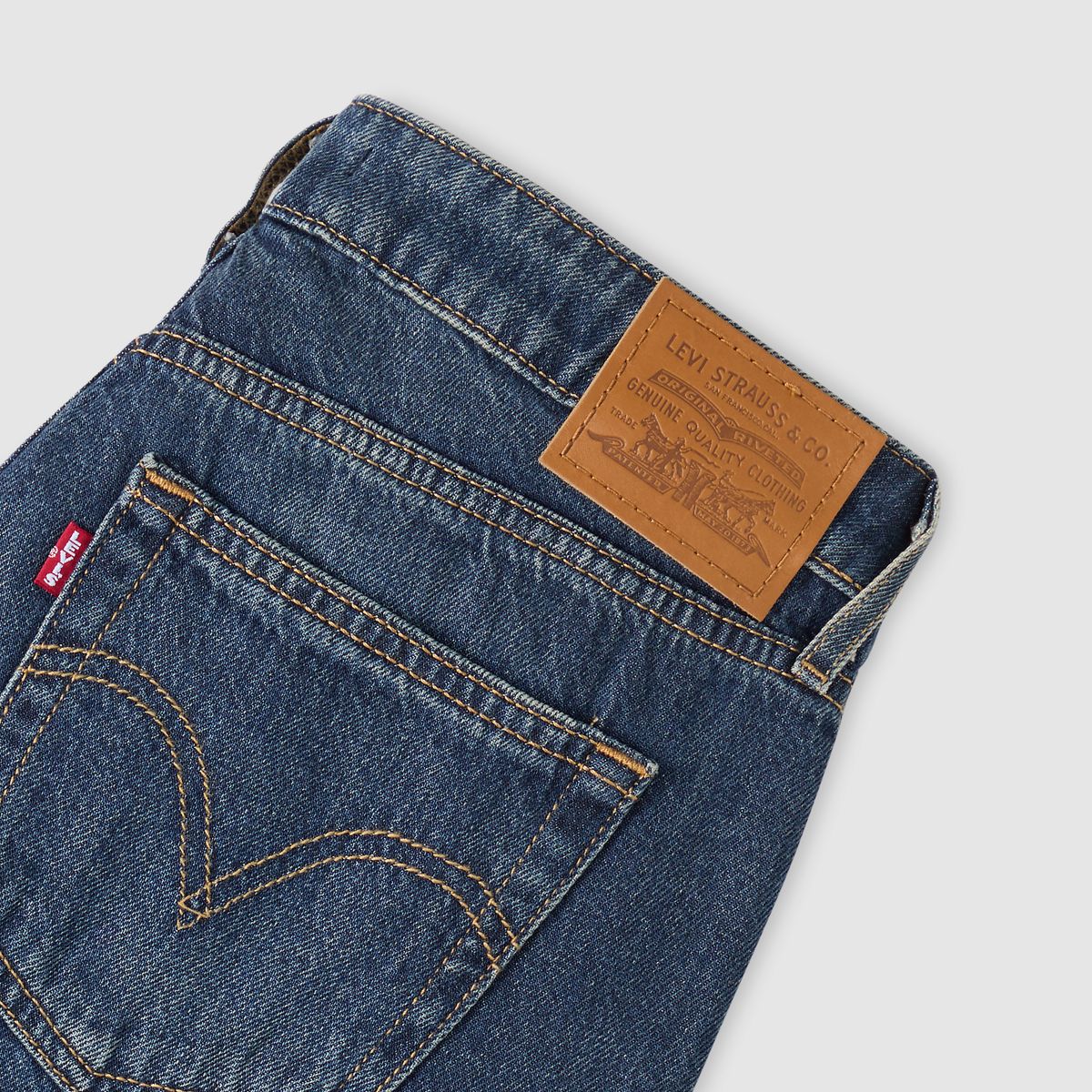 Low Loose Women's Jeans — Lost In Translation - Medium Wash