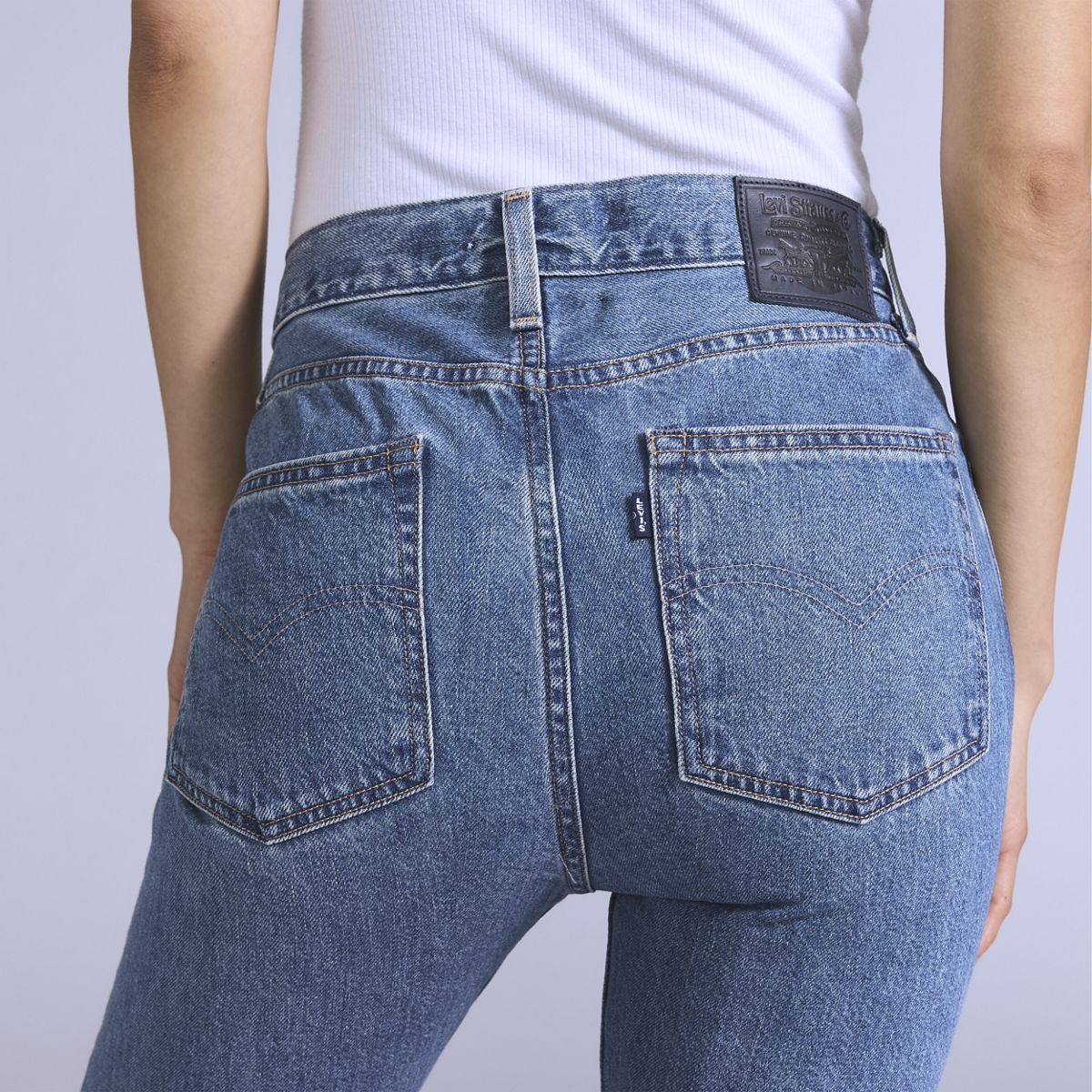 Plank Straight Jeans — Mij Curl - Medium Wash