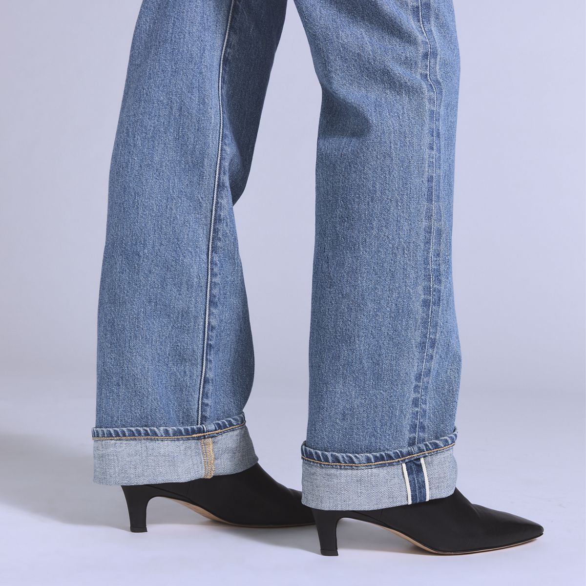 Plank Straight Jeans — Mij Curl - Medium Wash