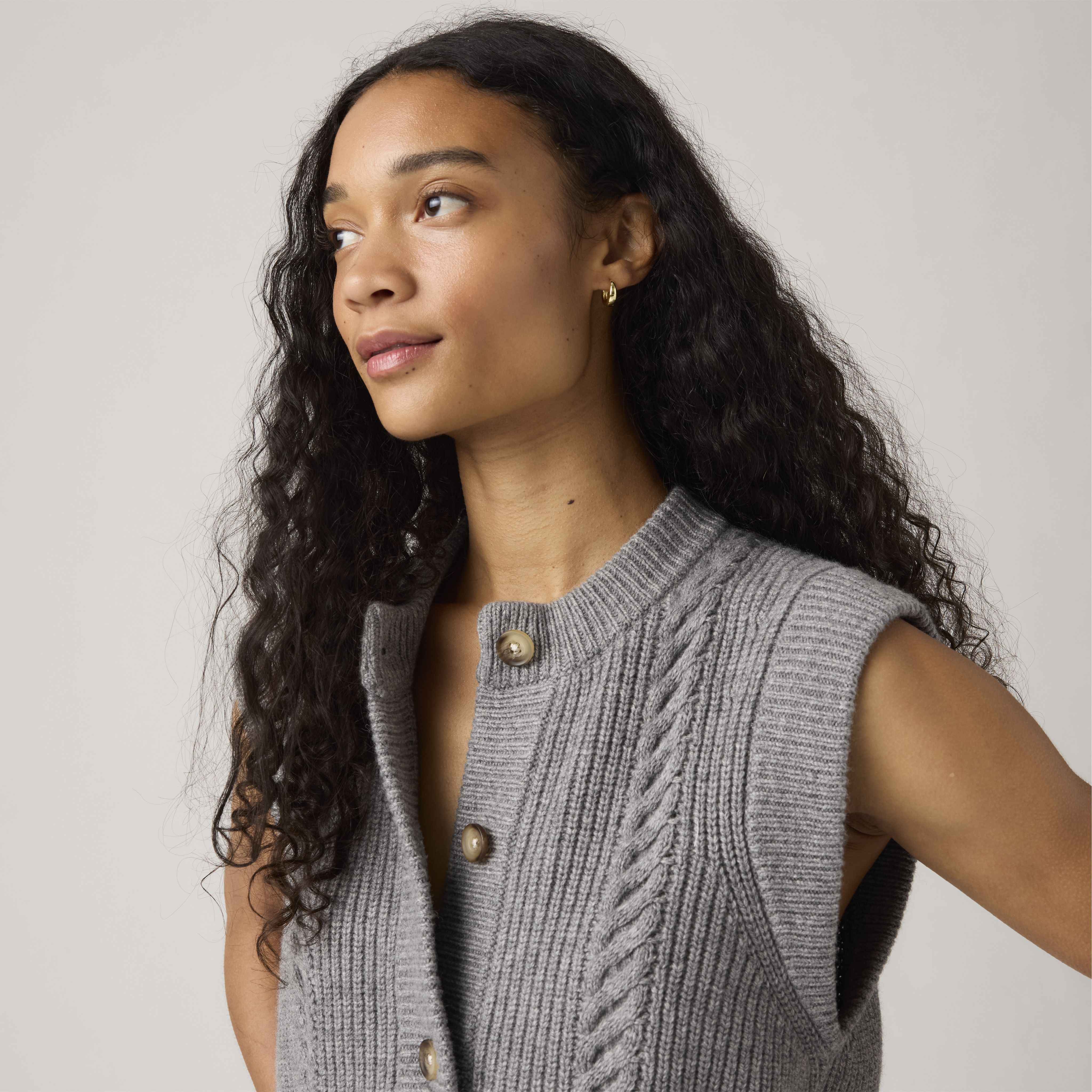 Ines Cable Sweater Vest 4