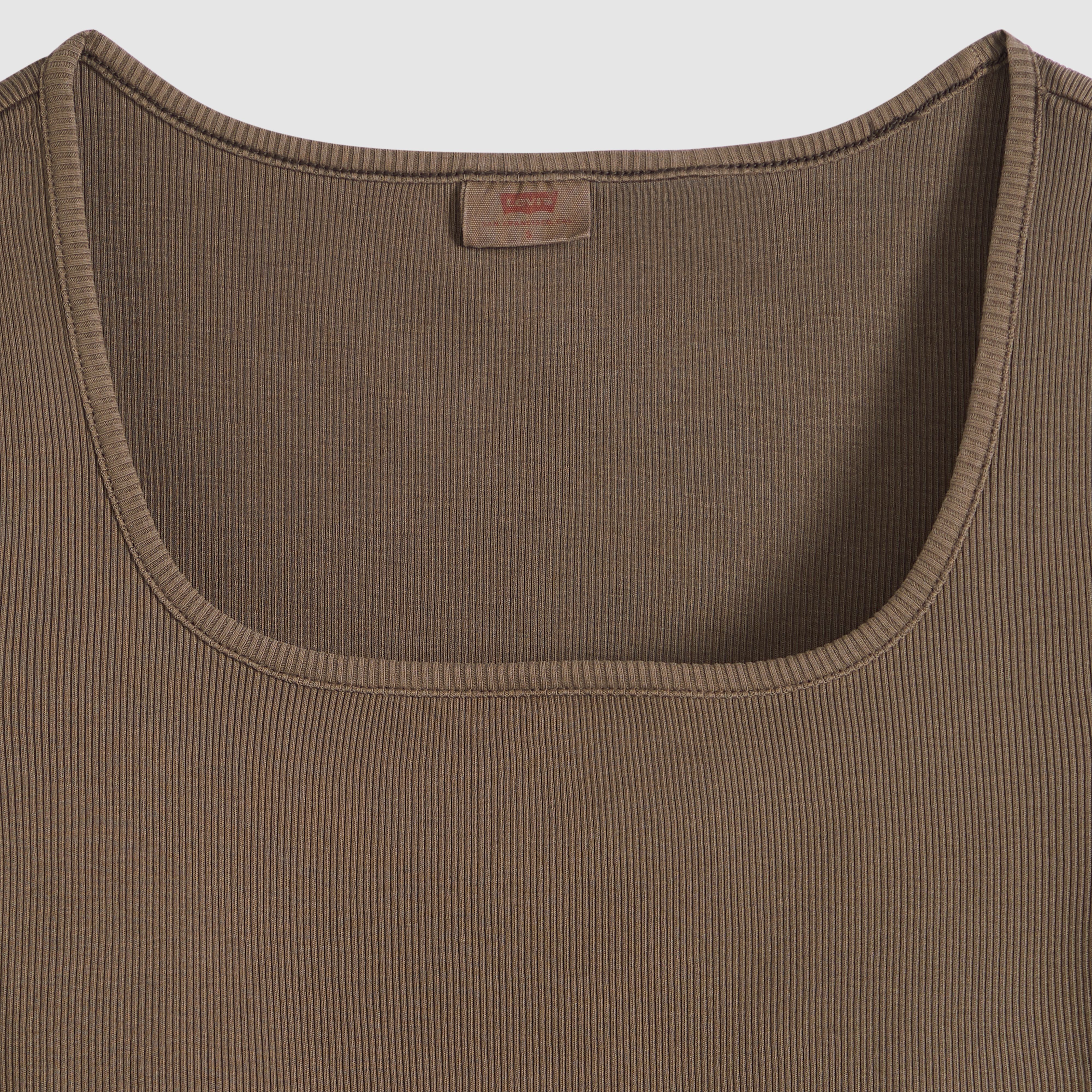 T-Shirt Essential con scollo squadrato 6