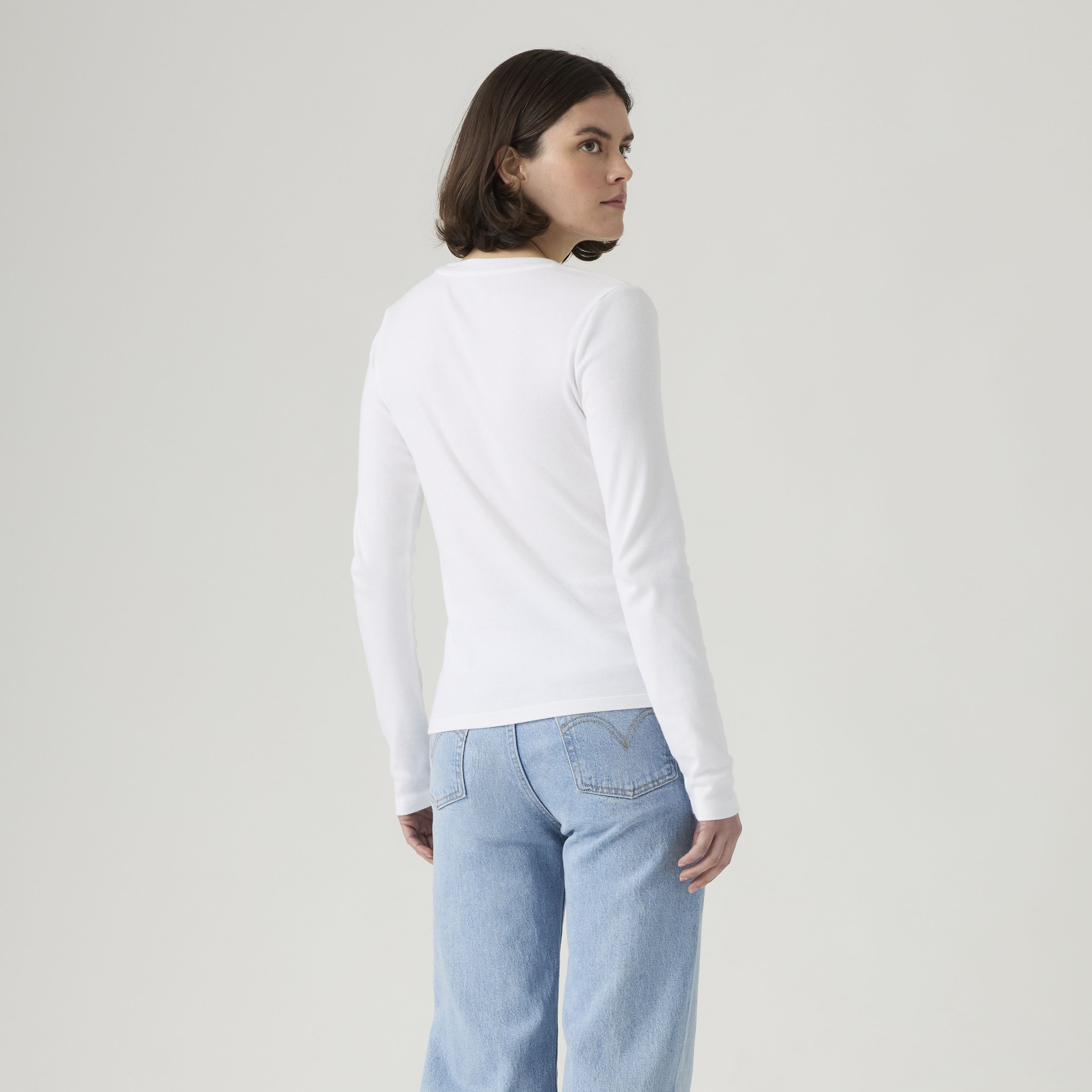 Graphic Essential Long-Sleeve Tee 3