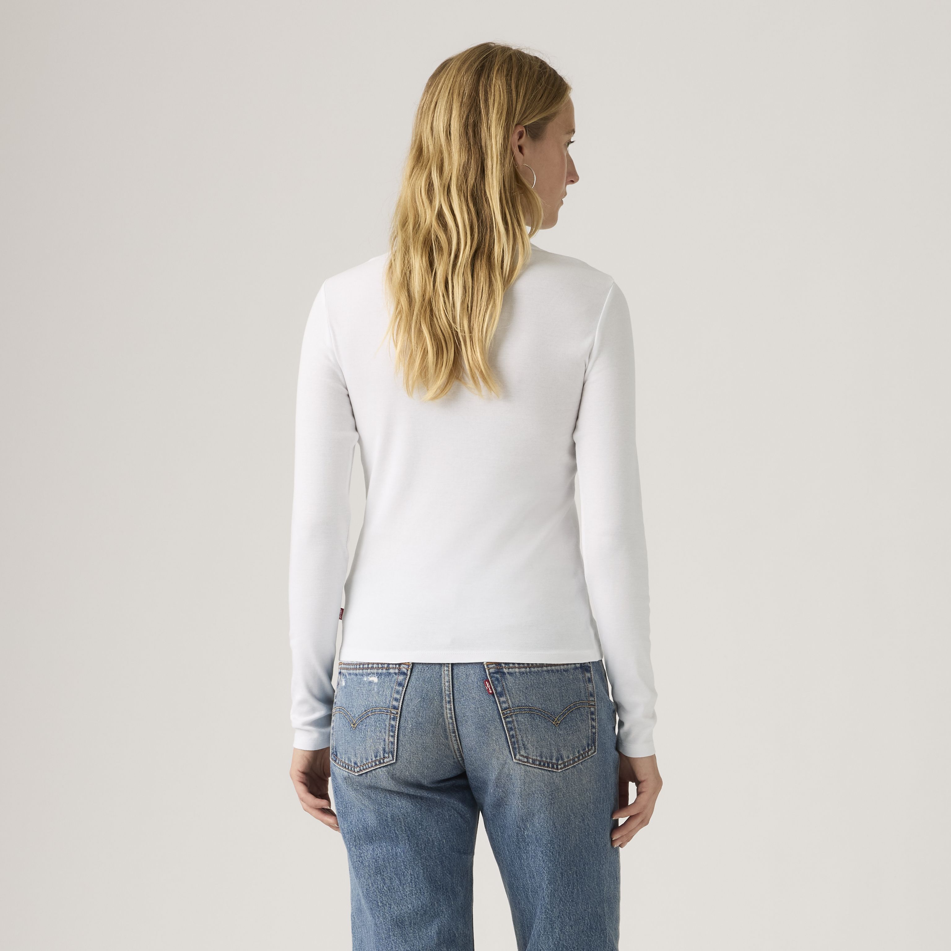 Graphic Essential Long-Sleeve Tee 4