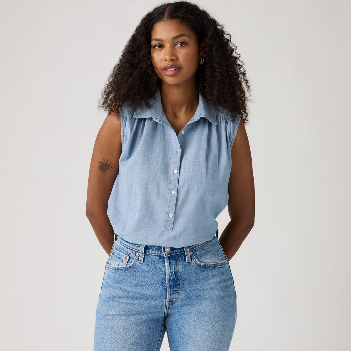 Londyn Short-Sleeve Popover Top — Breezy Blues - Medium Wash