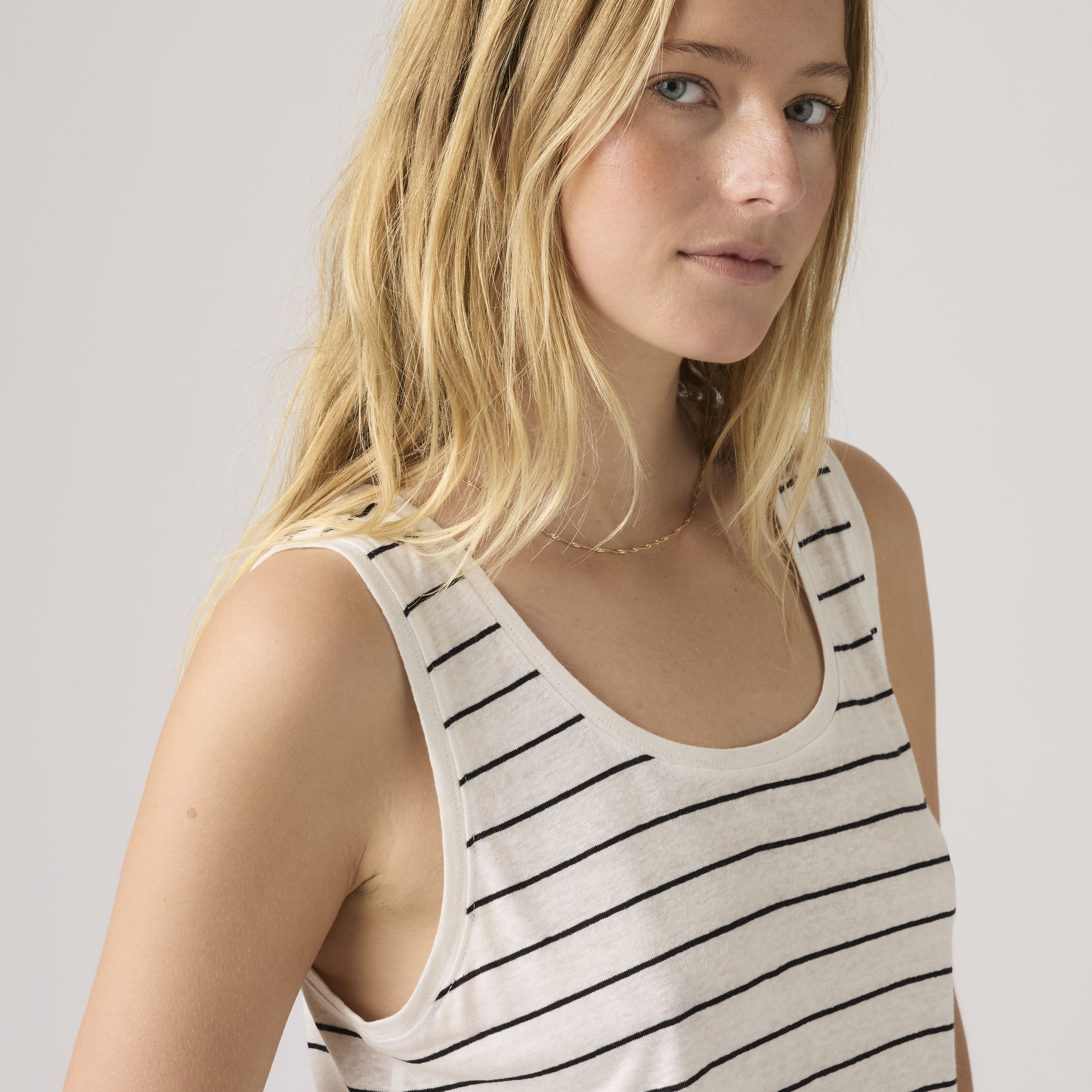 Lori Linen Scoop Tank 2