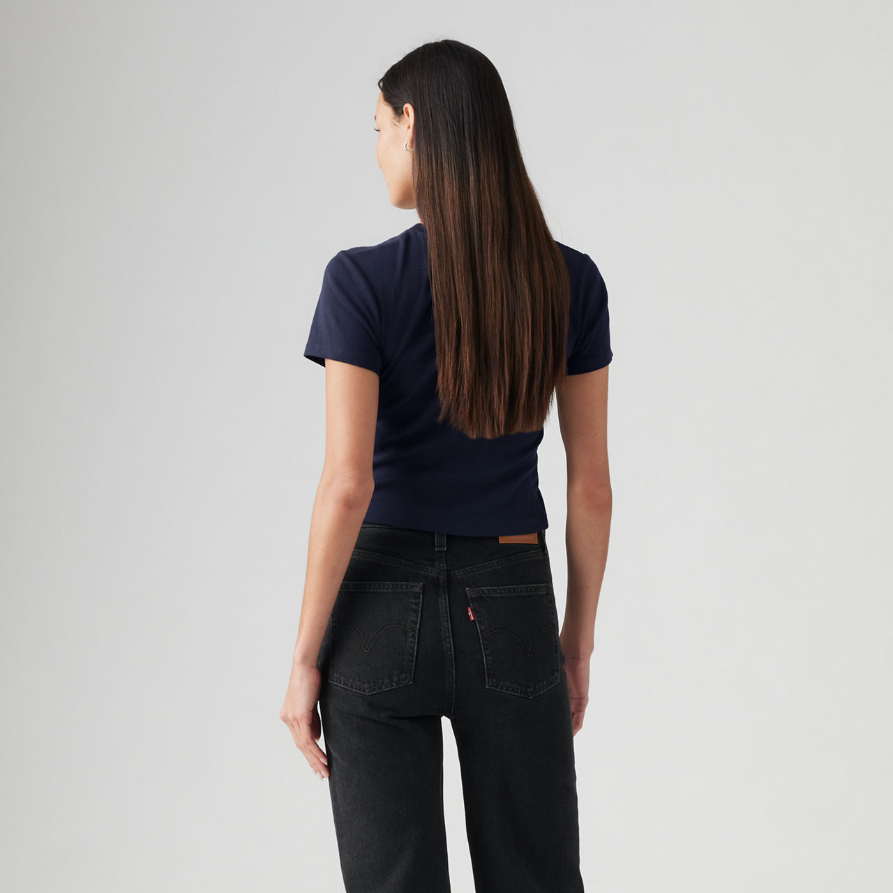 Sportliches Basic T-Shirt mit Grafik 3