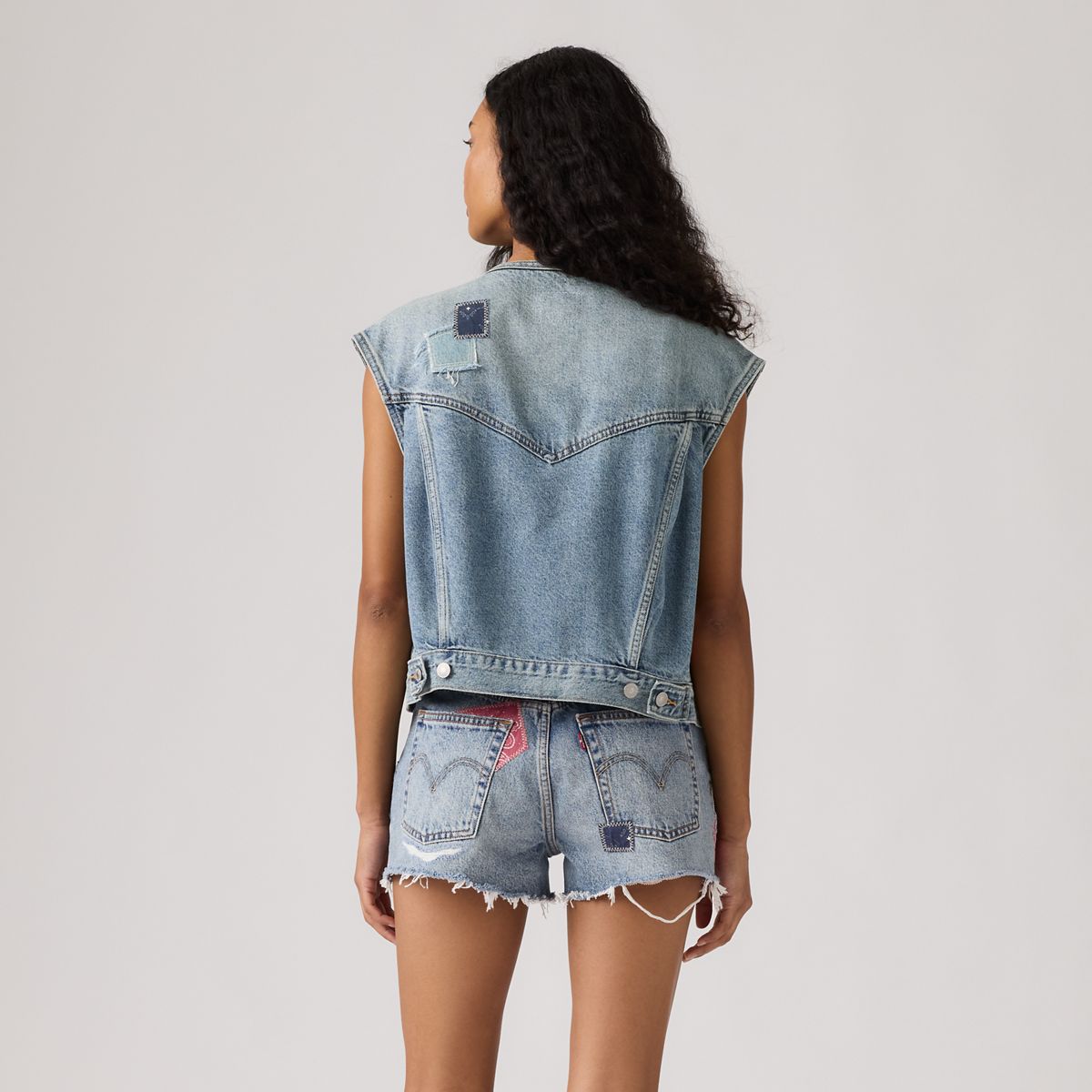 '90s Shrunken Collarless Vest — Melody'S Muse Vest - Medium Wash