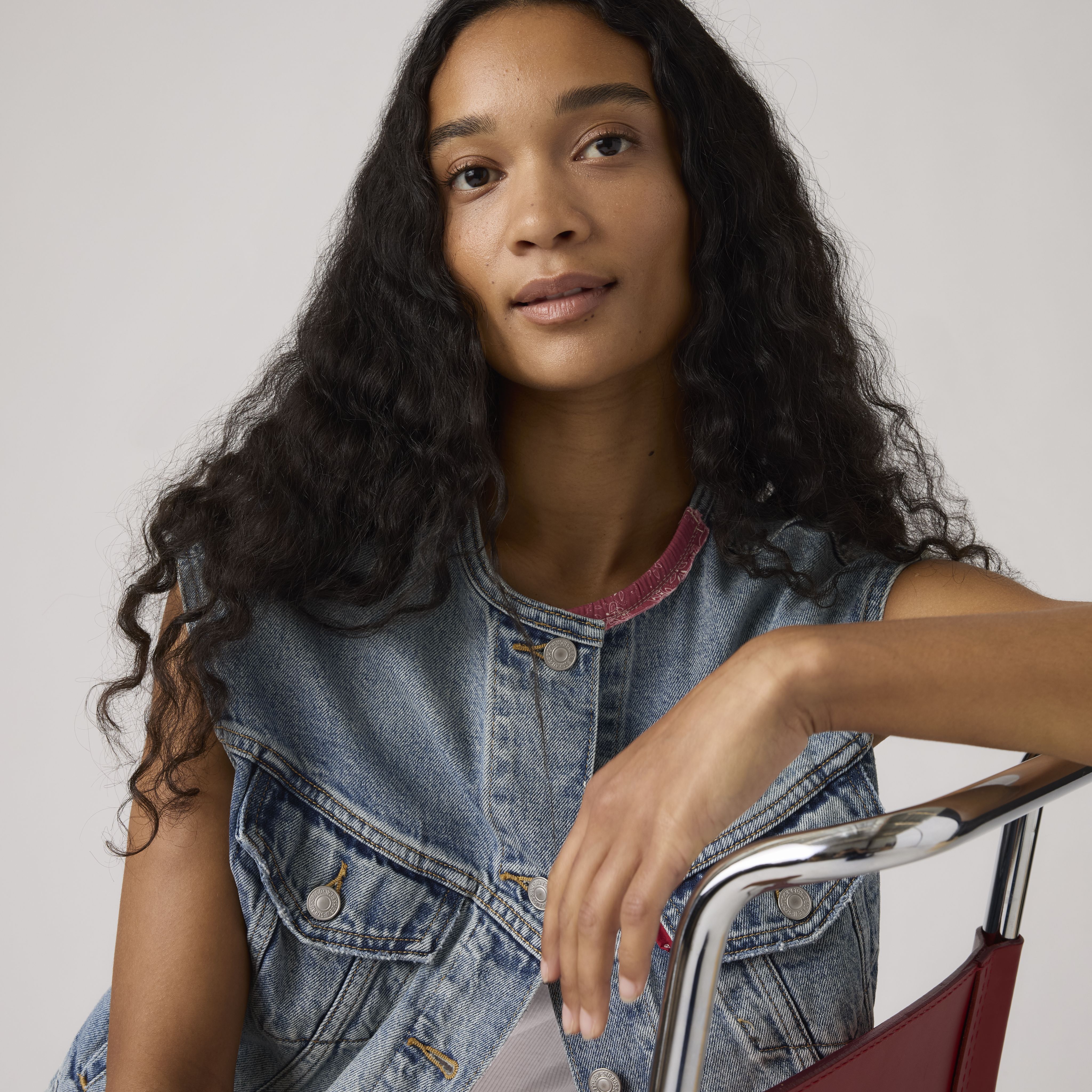 90s Shrunken Collarless Vest 2