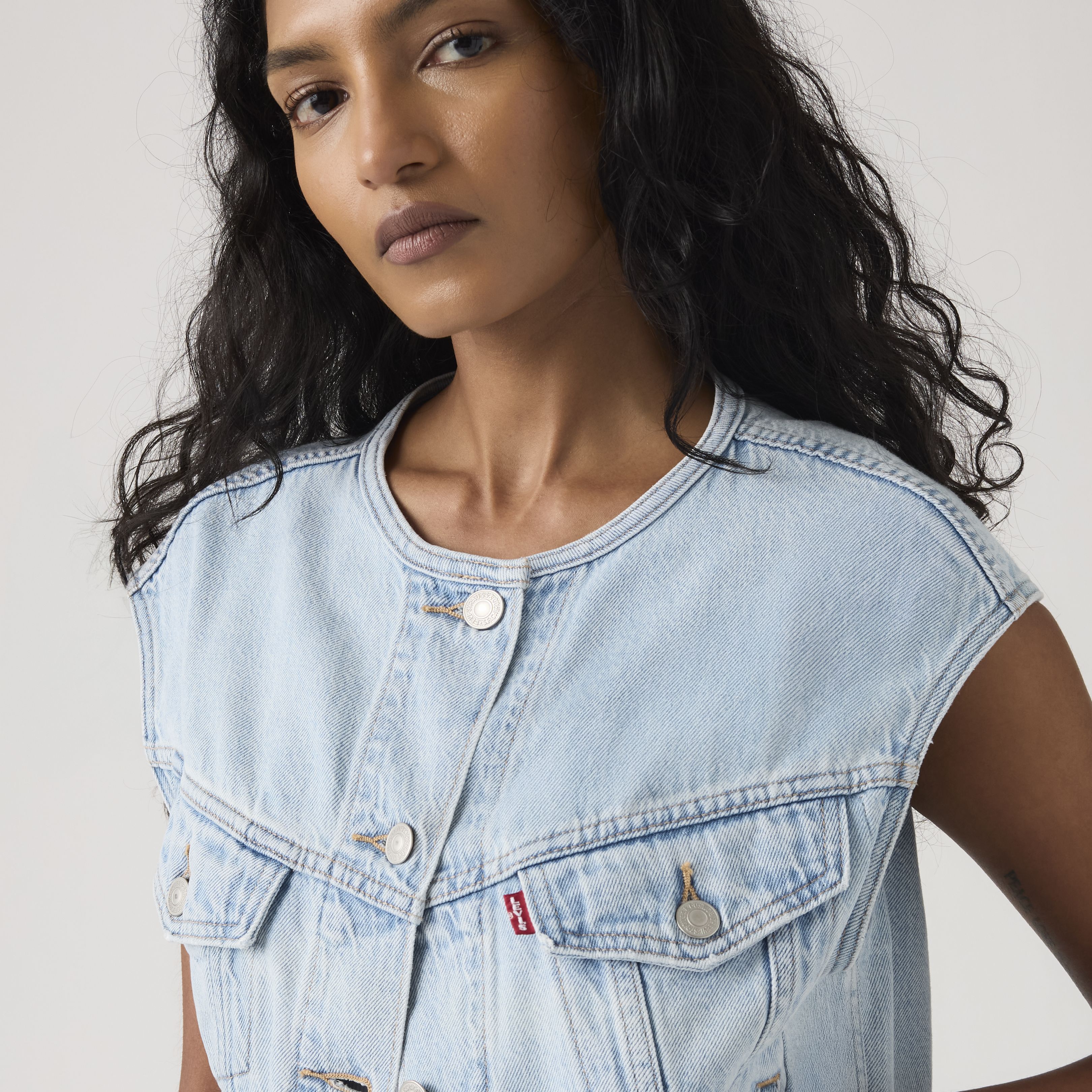 90s Shrunken Collarless Vest 2