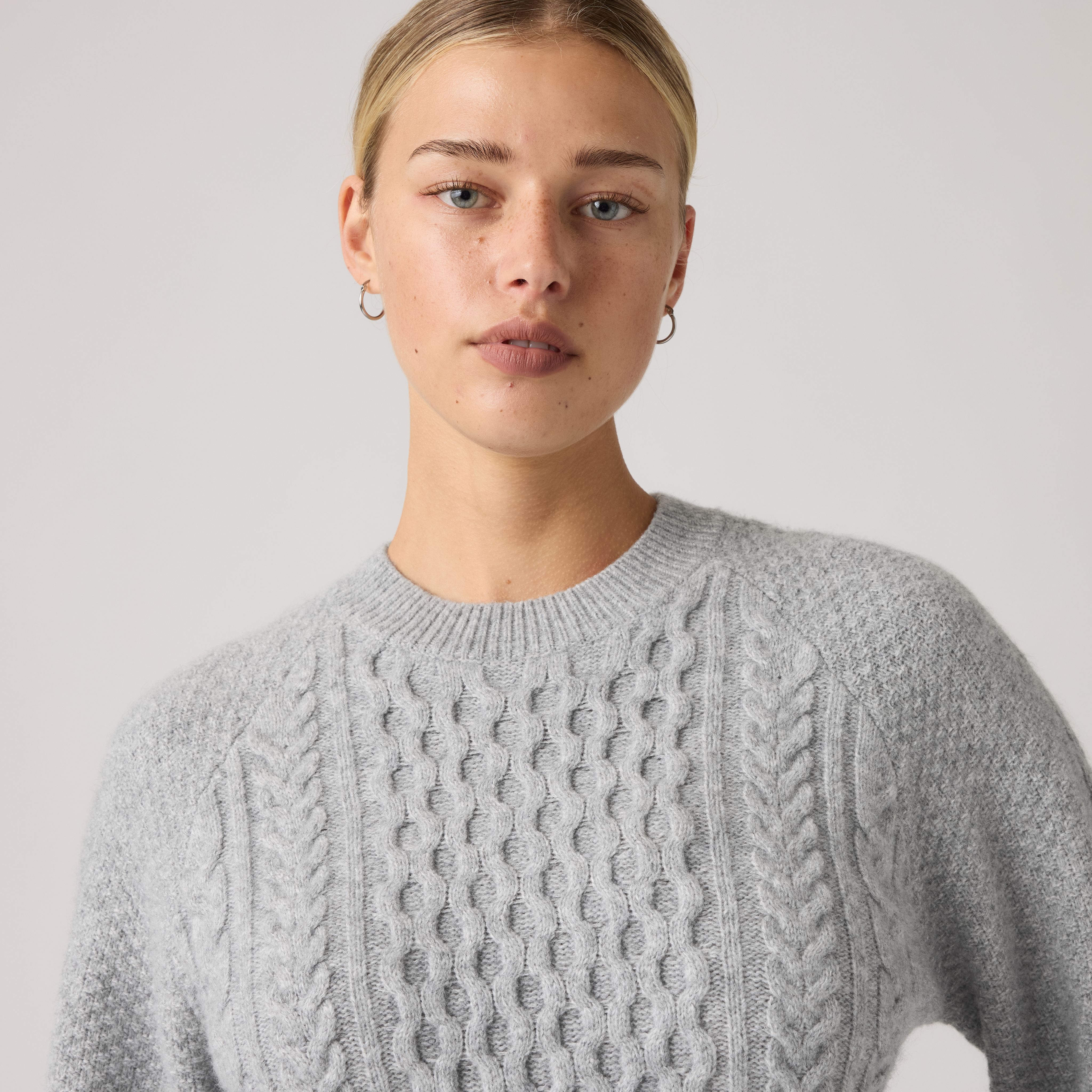 Jolie Cable Crewneck Sweater 2