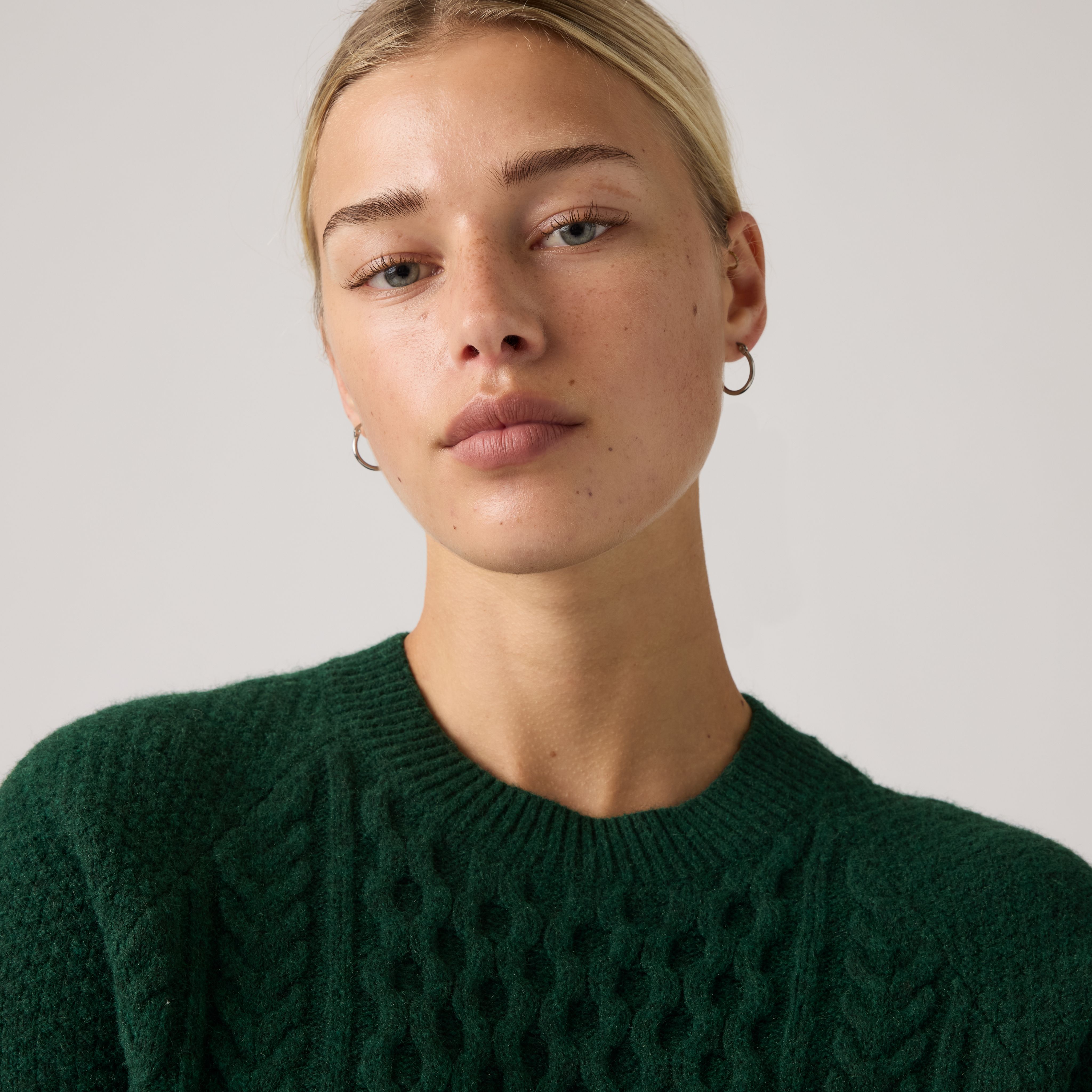 Jolie Cable Crewneck Sweater 2