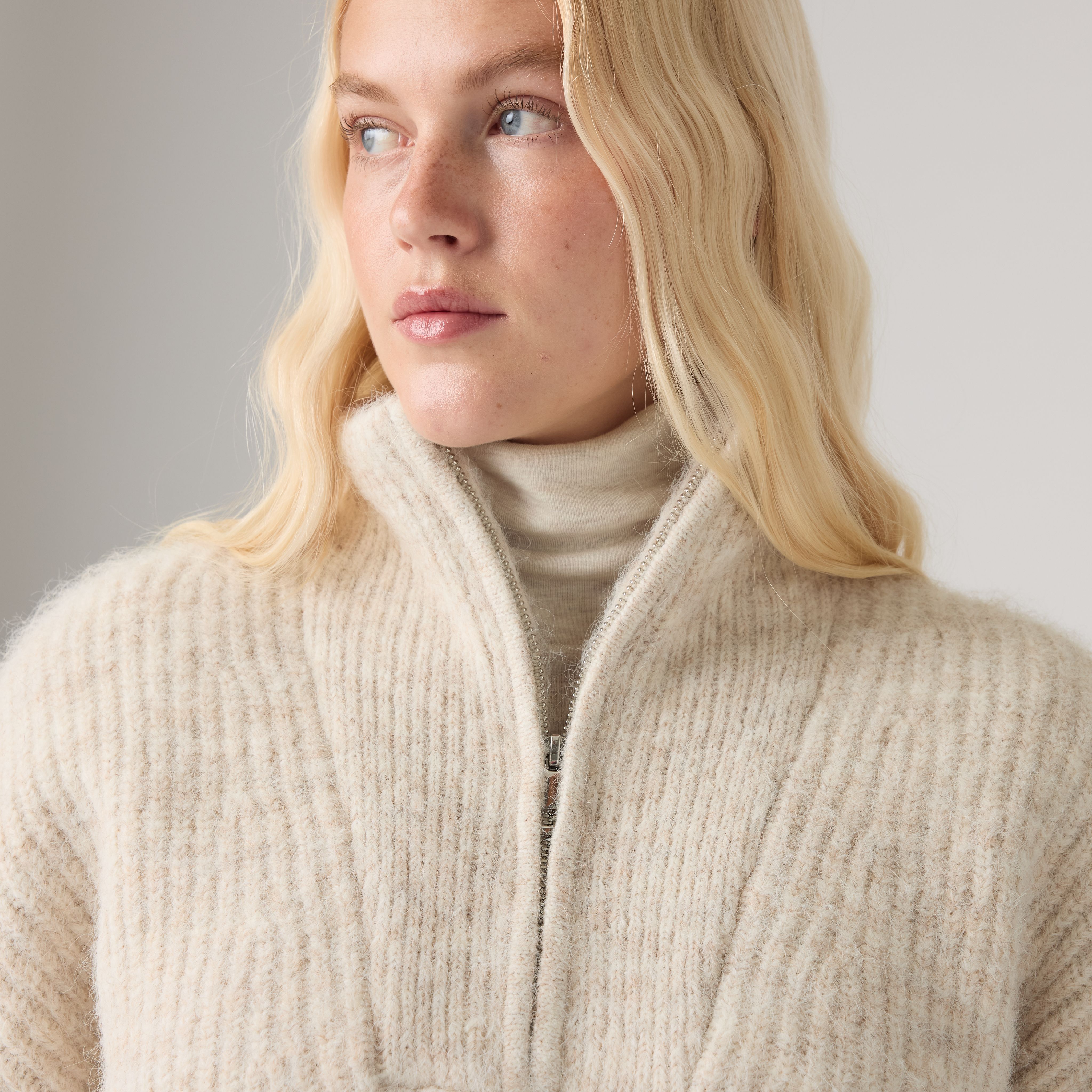 Ava Pullover mit kurzem Reißverschluss 2