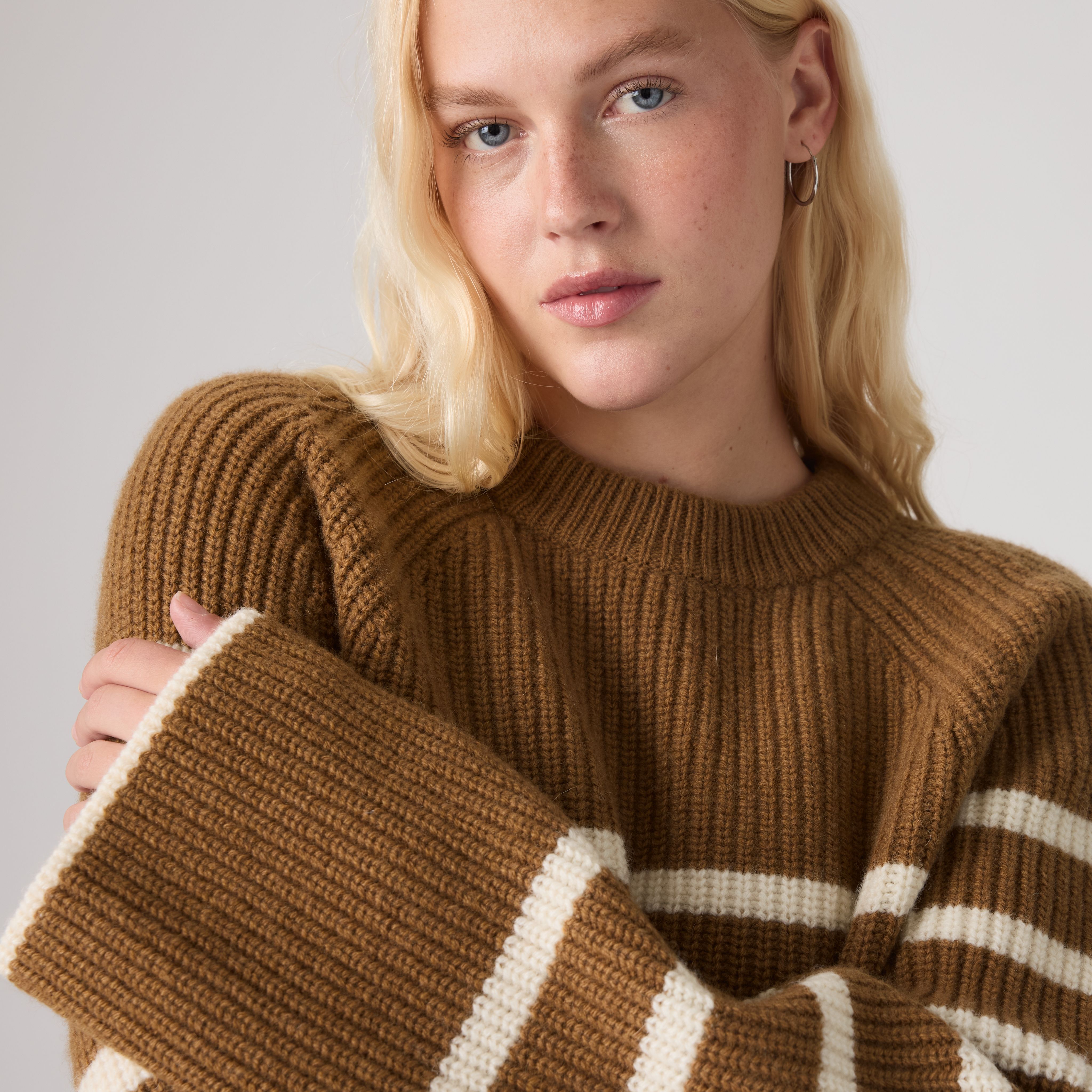 Frida Wool Crewneck Sweater 2