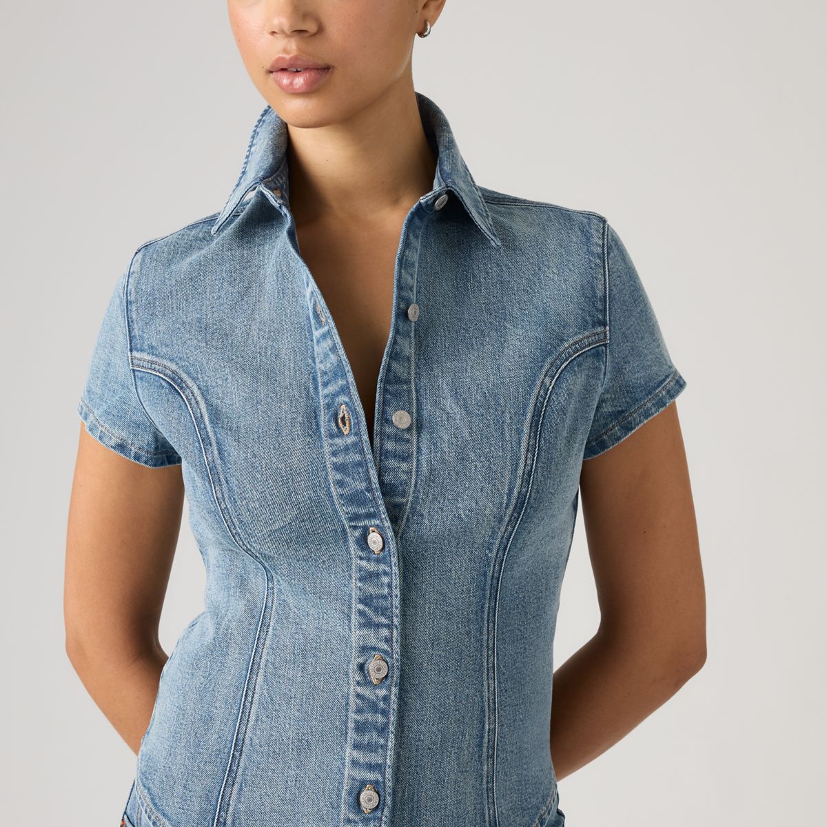 Short-Sleeve Shaped Denim Shirt — Hazy Days - Medium Wash