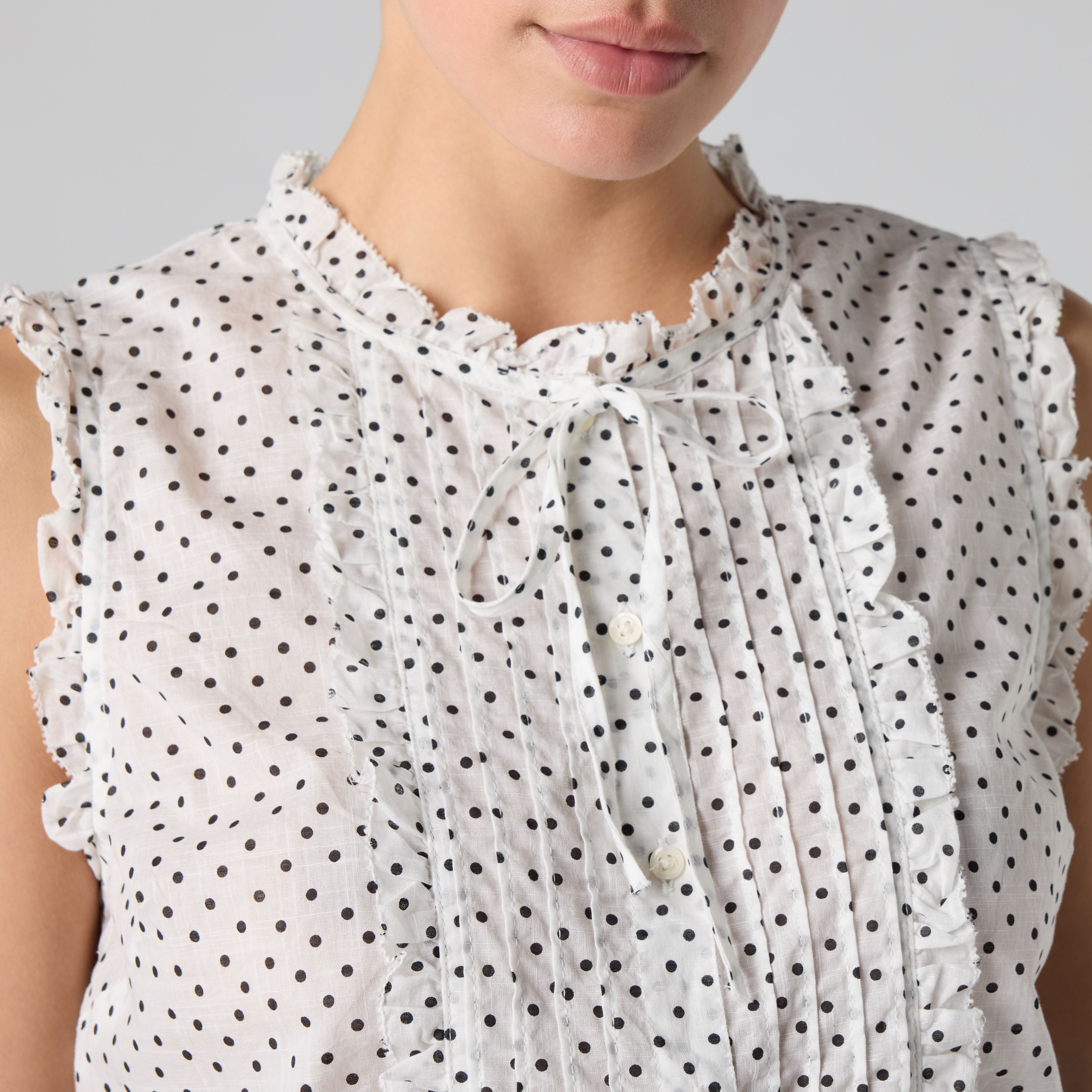 Shelby Sleeveless Slim Blouse 2