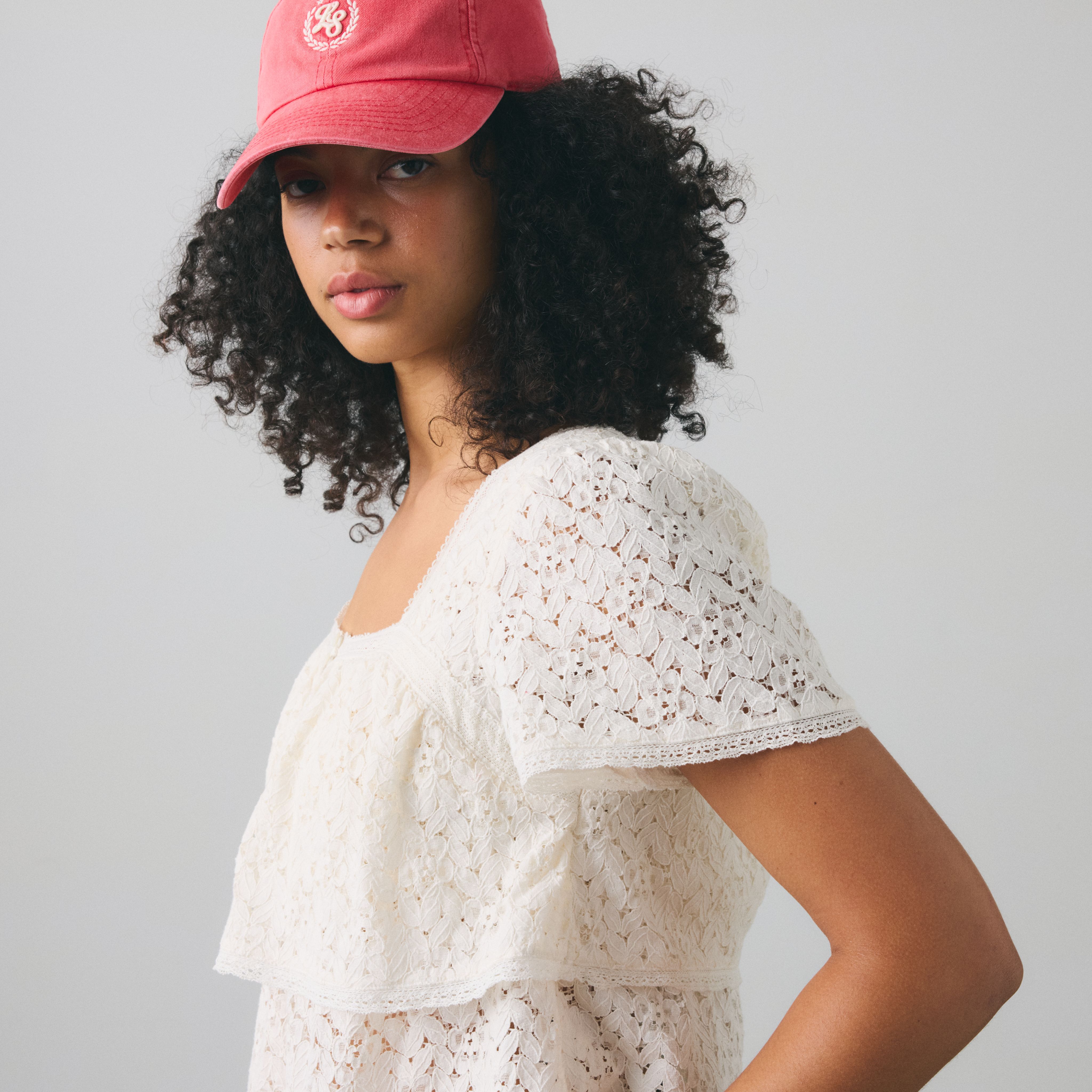 Dom Short-Sleeve Lace Blouse 2