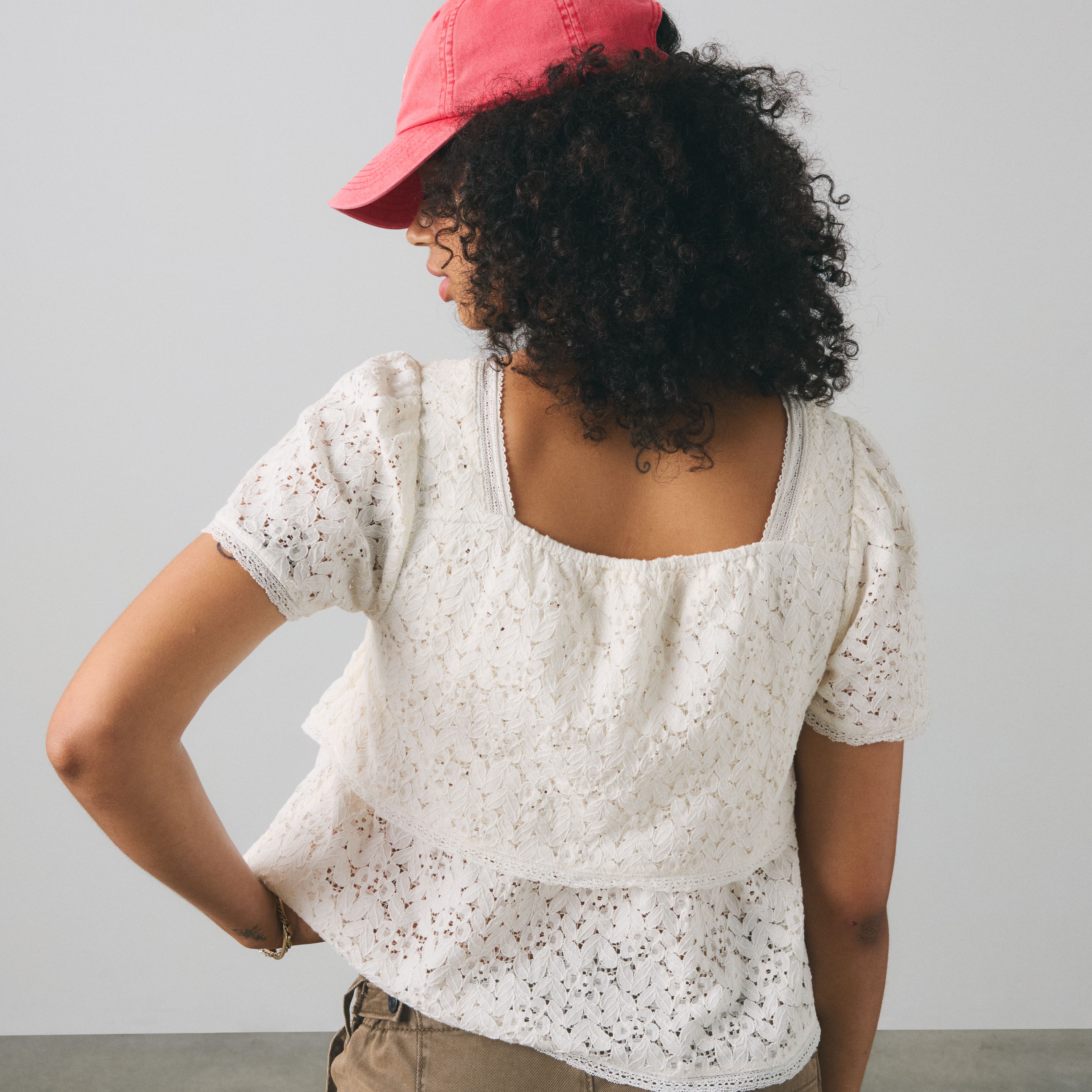 Dom Short-Sleeve Lace Blouse 2