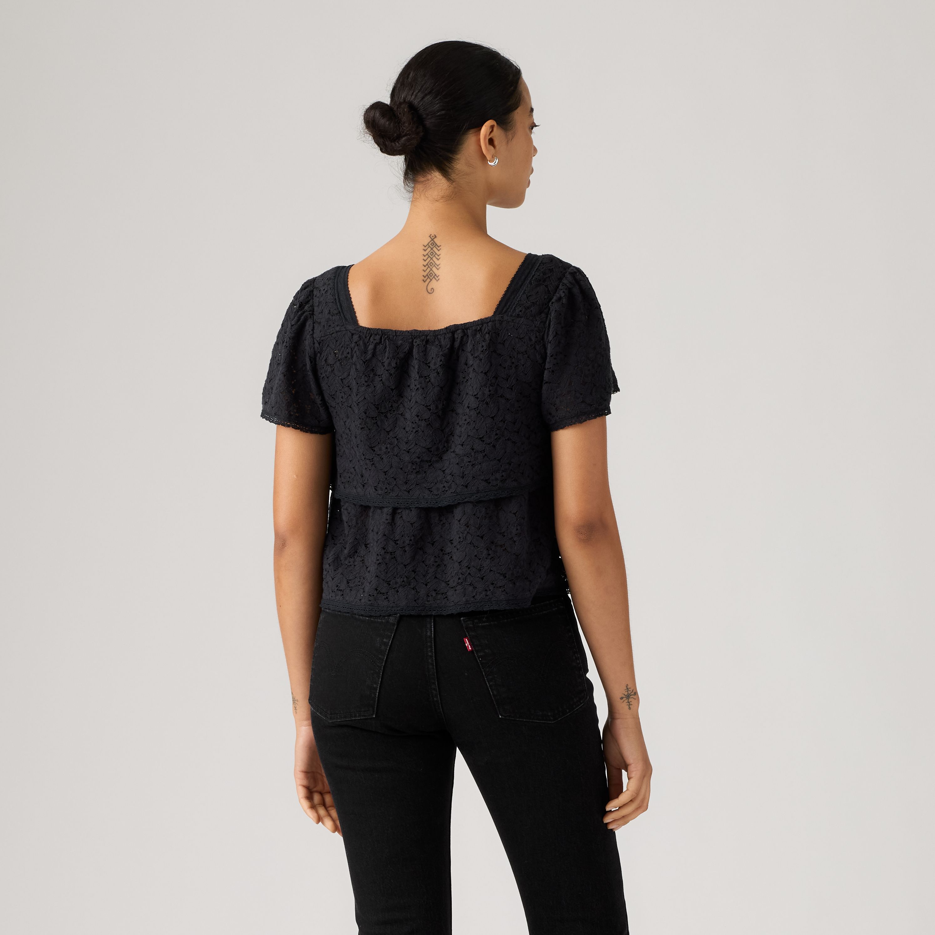Dom Short-Sleeve Lace Blouse 4