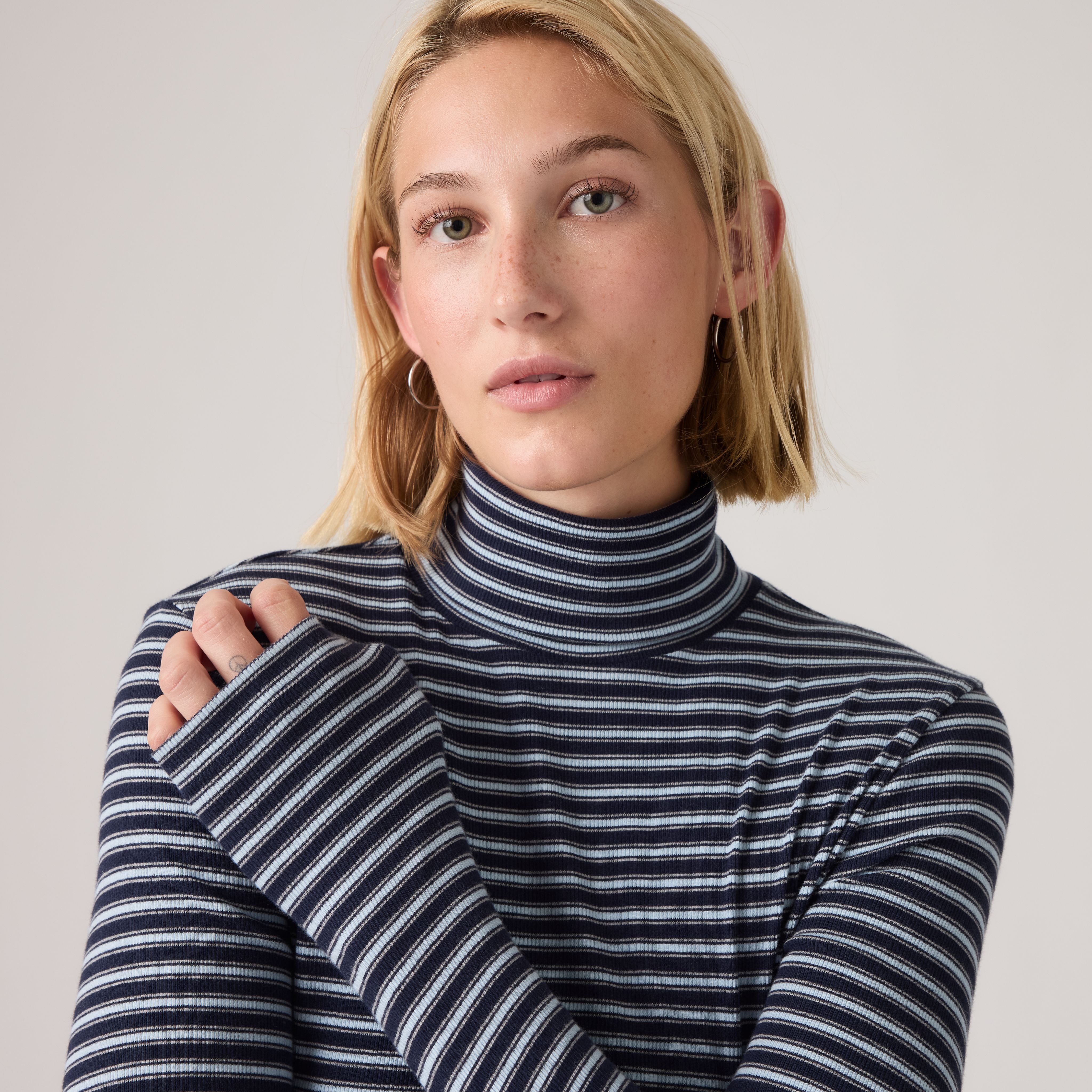Hayes Long-Sleeve Turtleneck 2