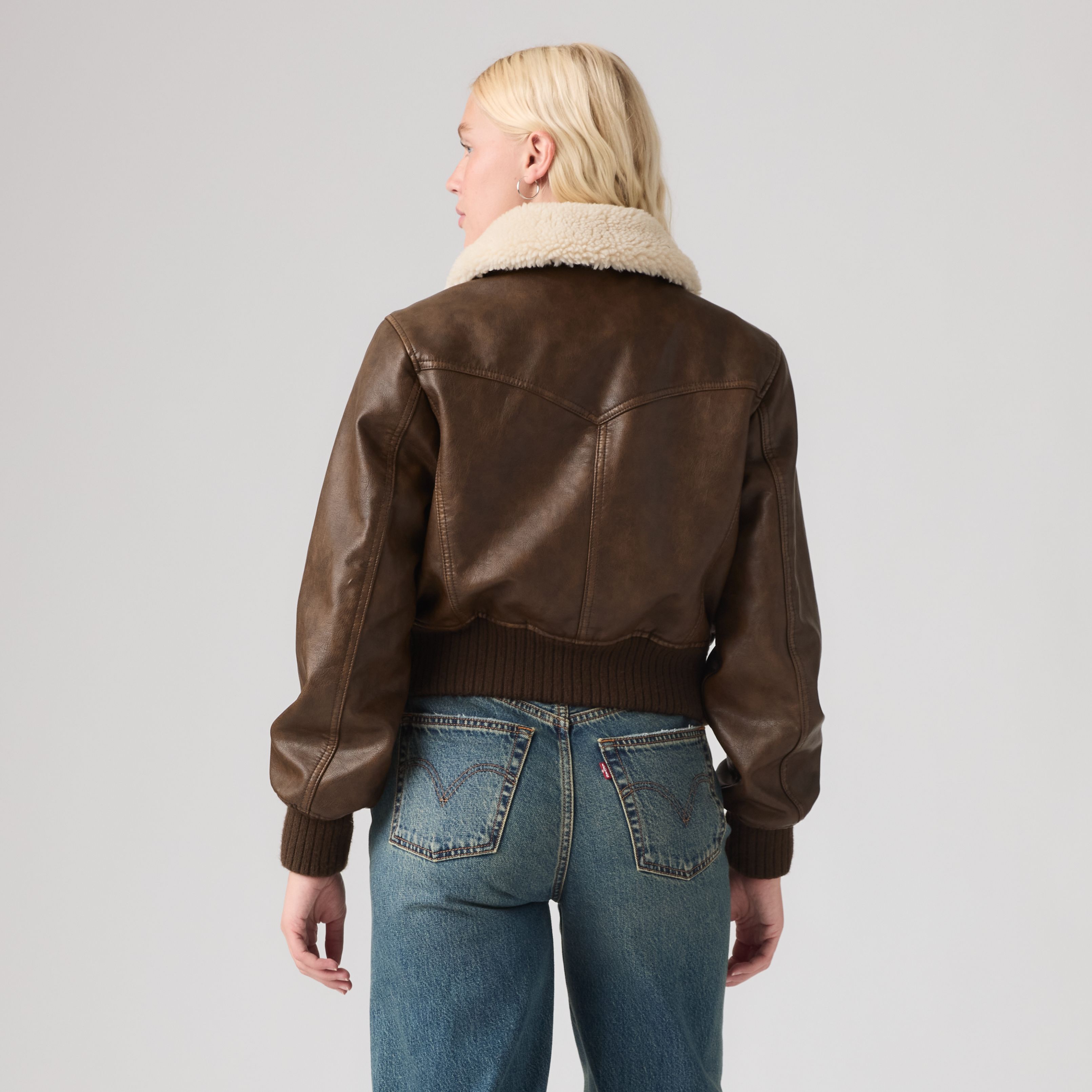Женская куртка Levi's Cropped Western Bomber — фото 4