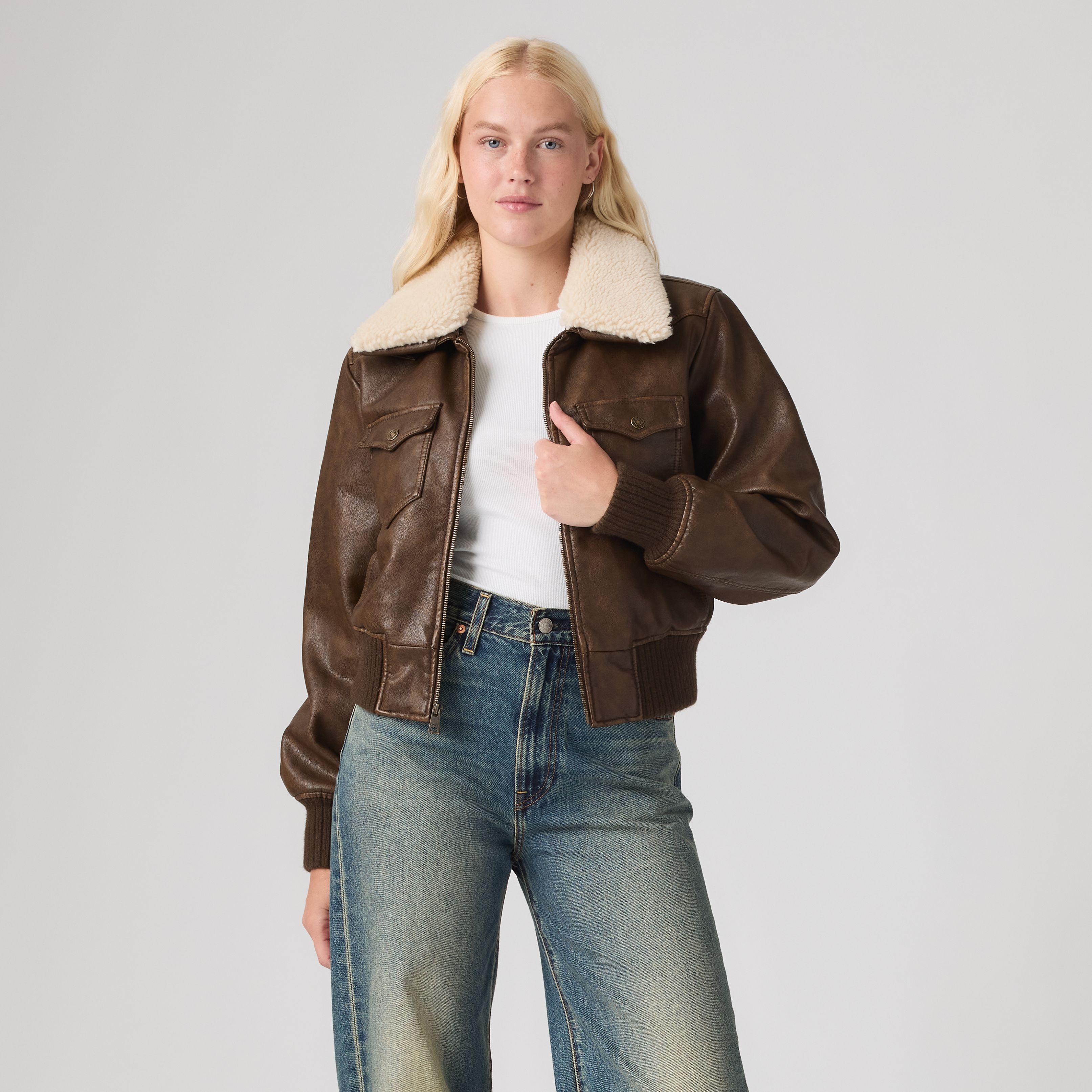Женская куртка Levi's Cropped Western Bomber — фото 3