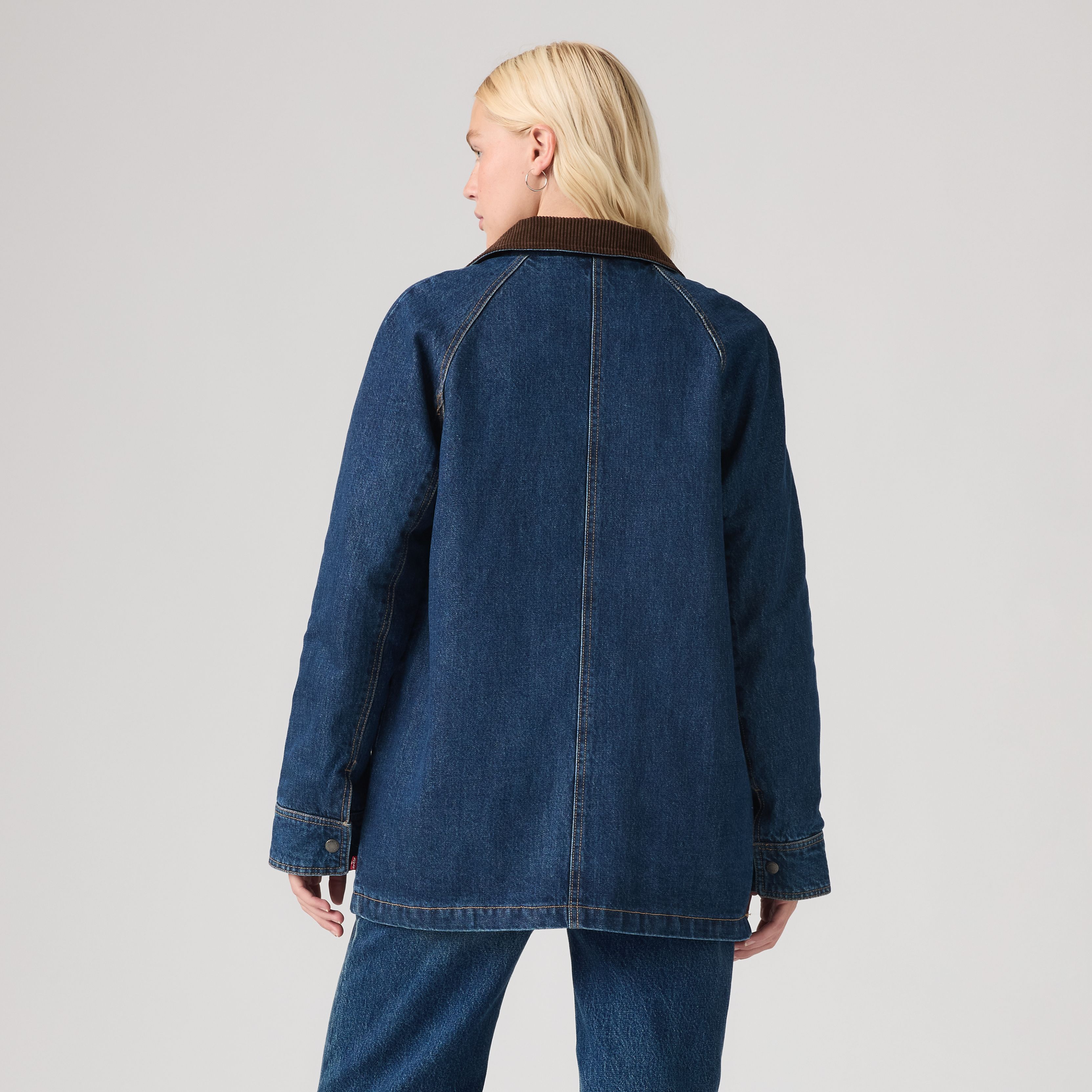 Midweight Barn Jacket With Snap Closure 4
