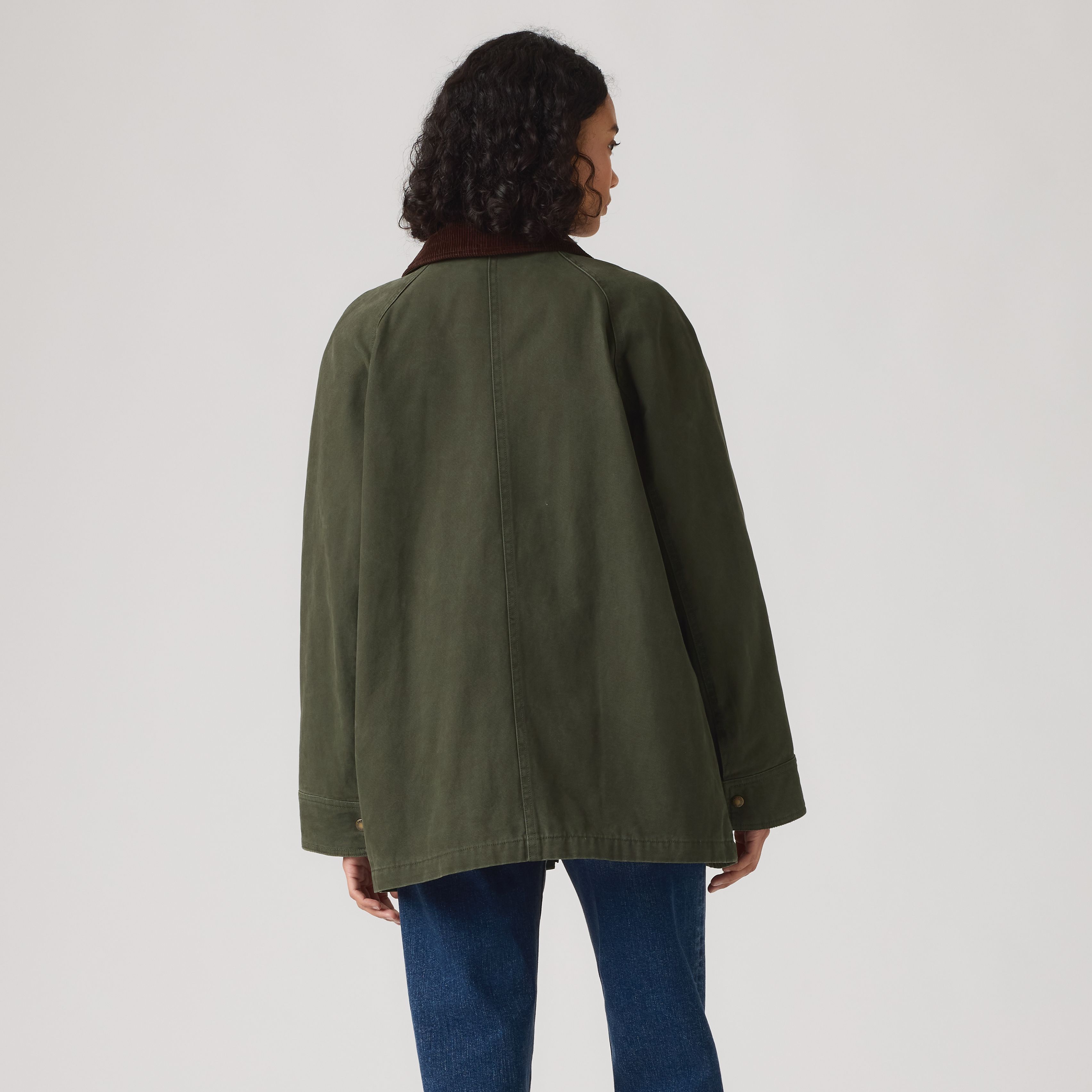 Midweight Barn Jacket With Snap Closure 4