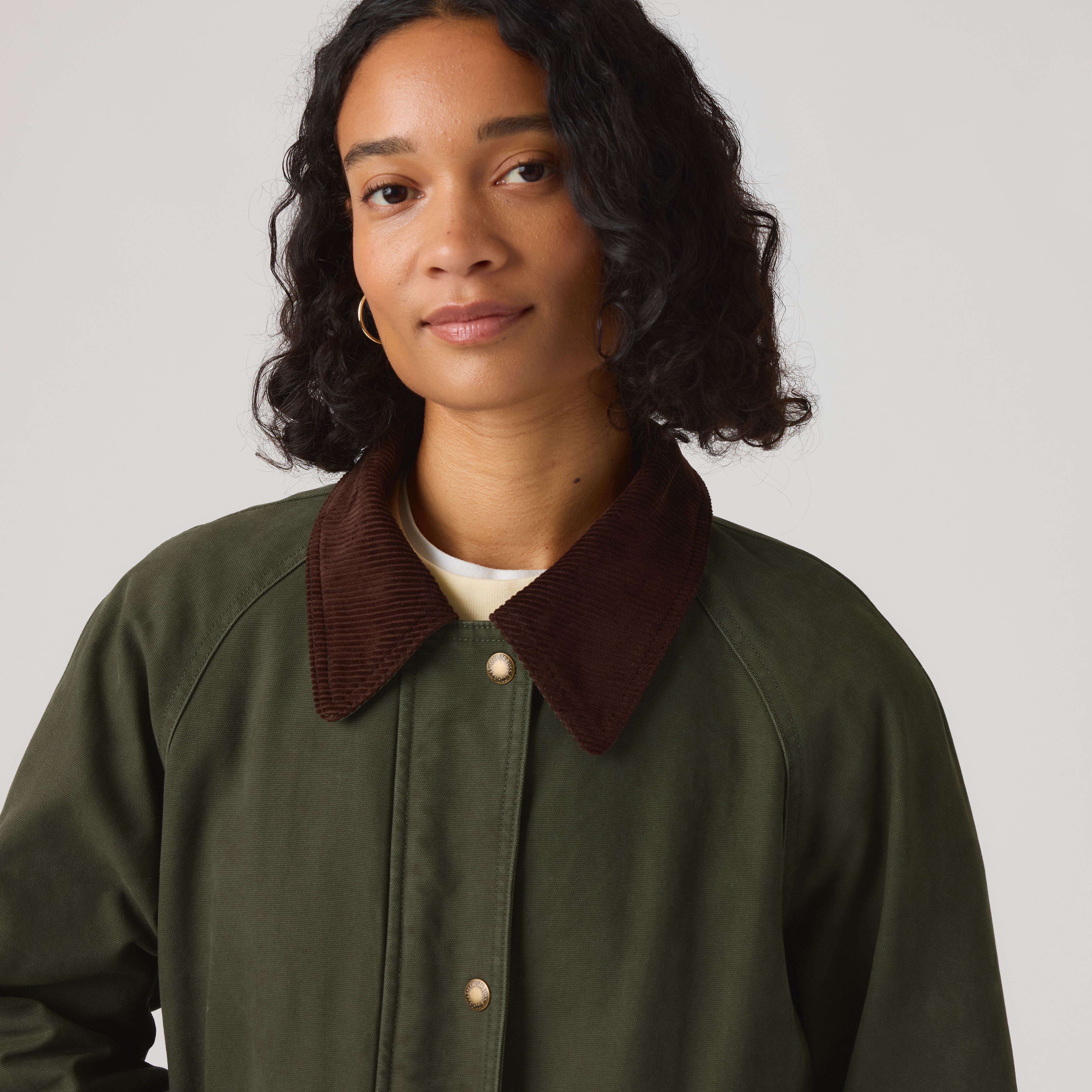 Midweight Barn Jacket With Snap Closure 2