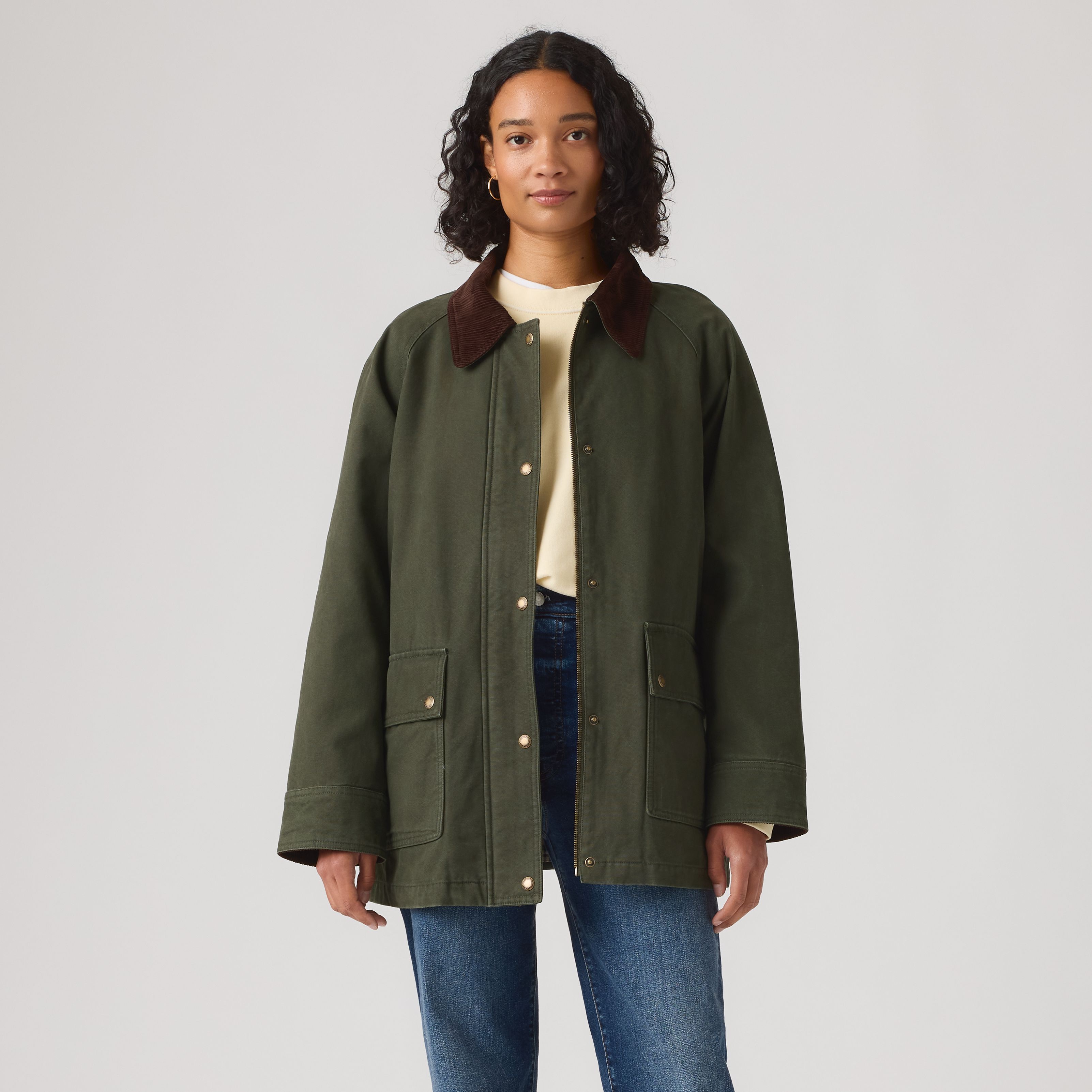 Midweight Barn Jacket With Snap Closure 2